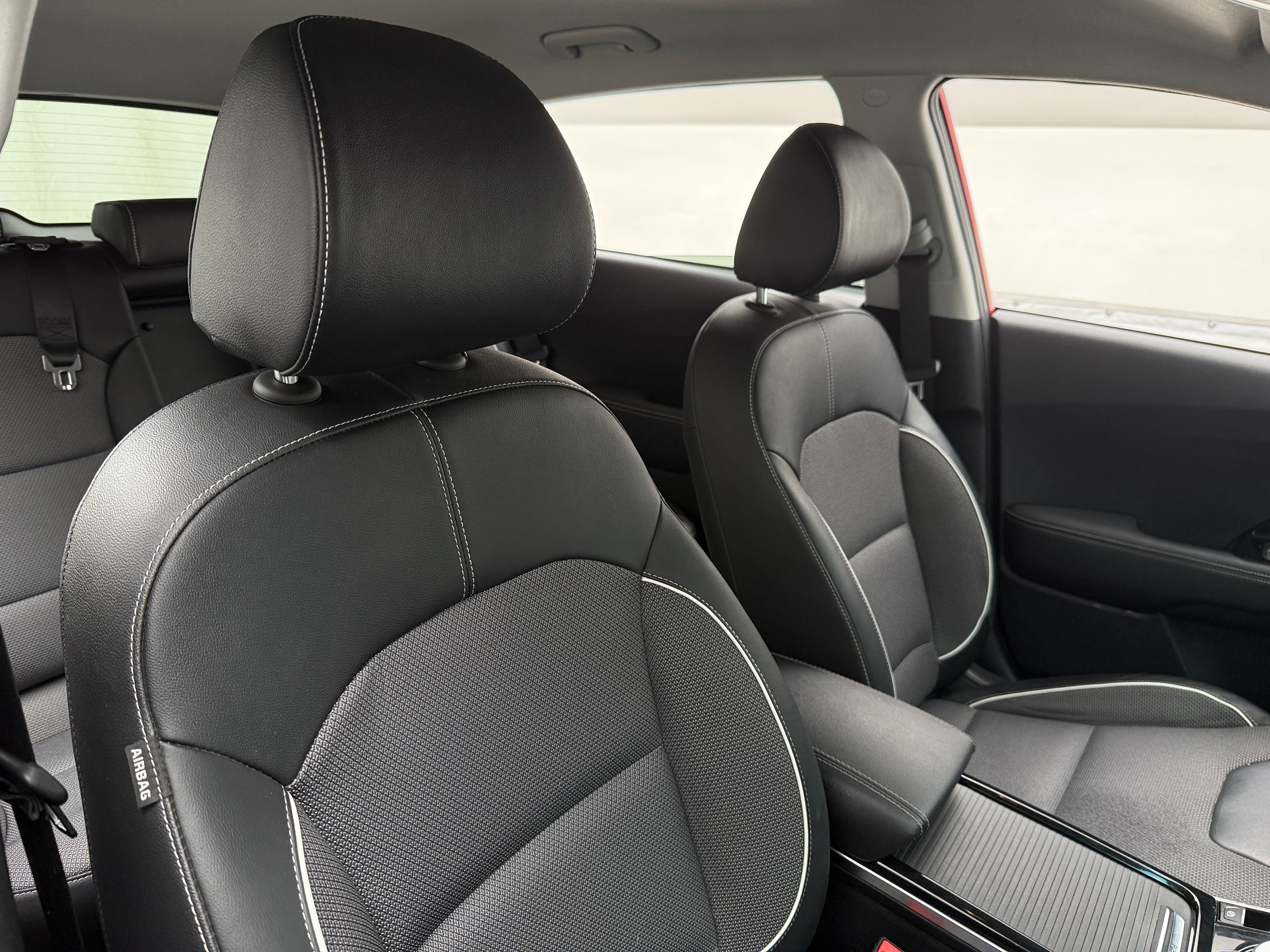 Used 2022 Kia Niro S with VIN KNDCC3LG3N5160172 for sale in Oak Creek, WI