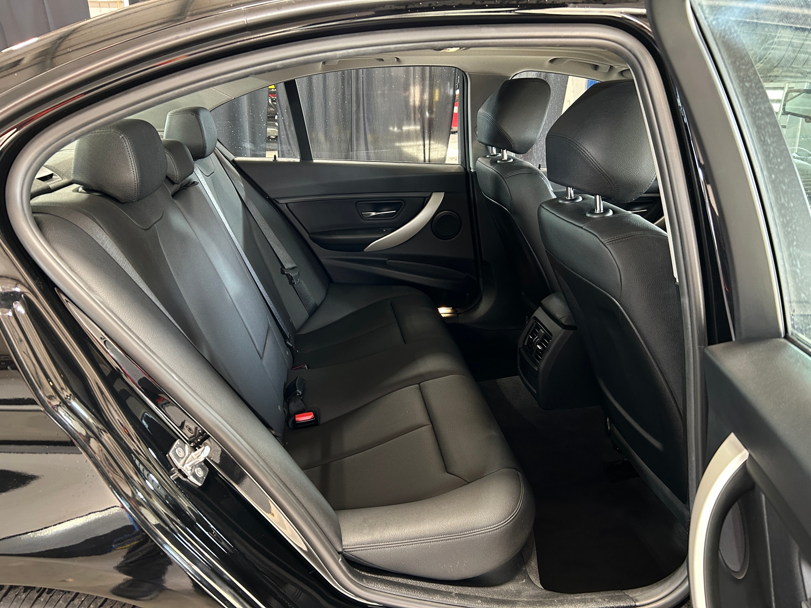 Thumbnail: 2015 BMW 3 Series - 6