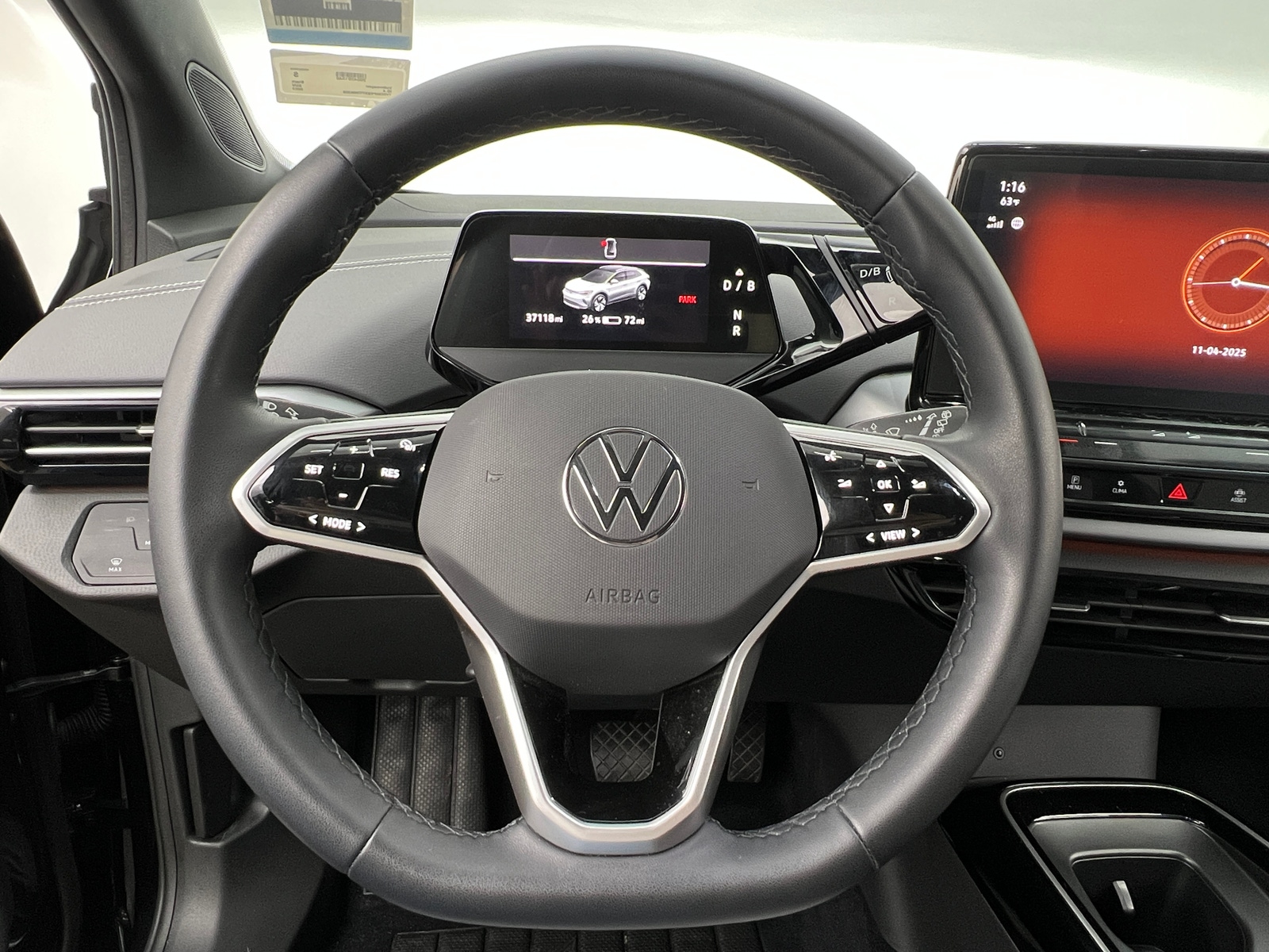 Thumbnail: 2023 Volkswagen ID.4 - 4