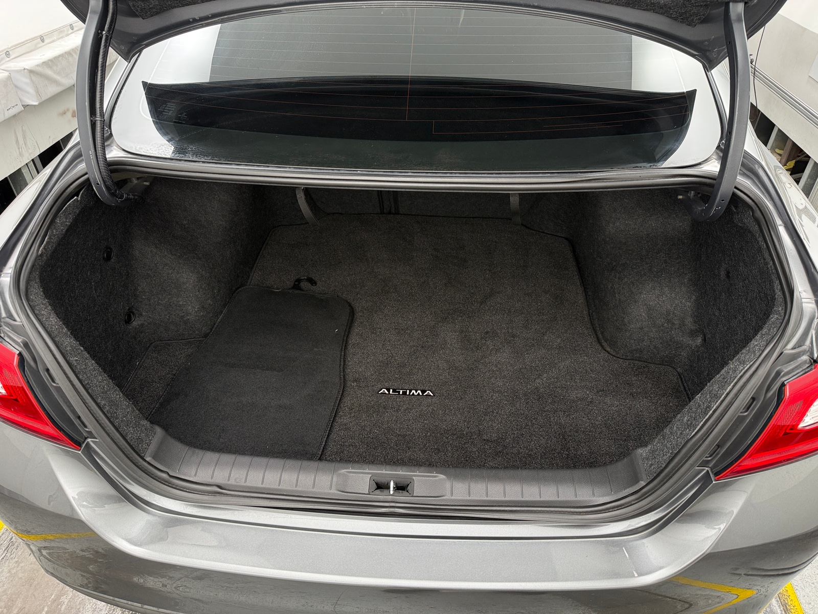 Thumbnail: 2017 Nissan Altima - 7