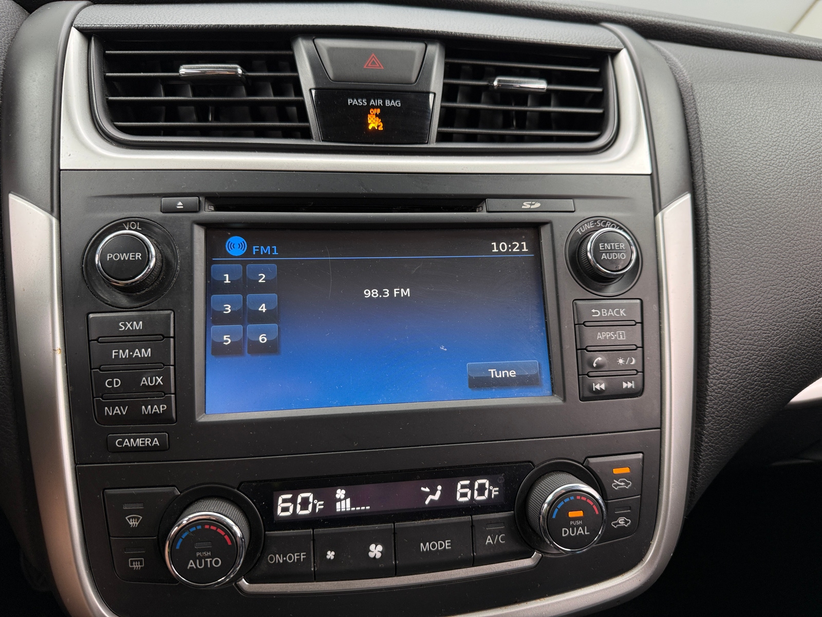 Thumbnail: 2017 Nissan Altima - 4