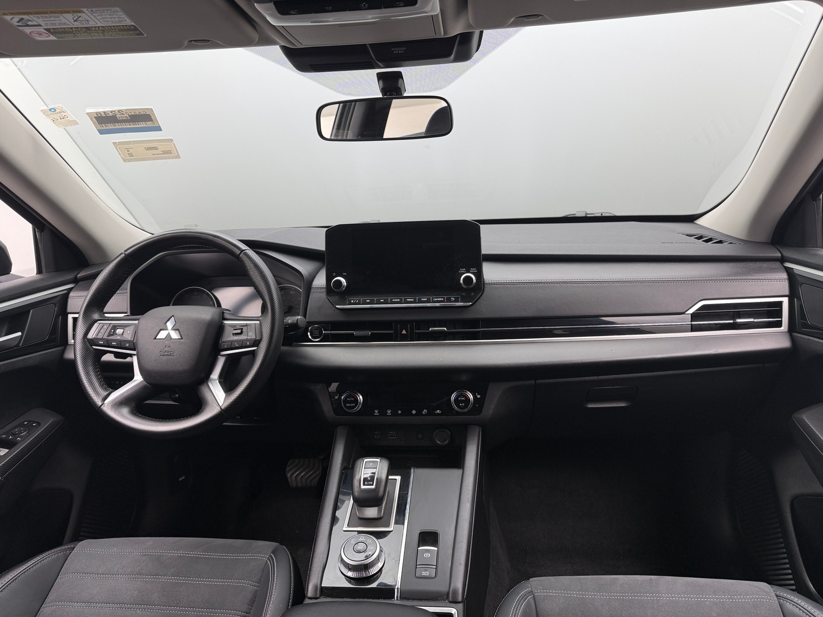 Thumbnail: 2024 Mitsubishi Outlander - 2