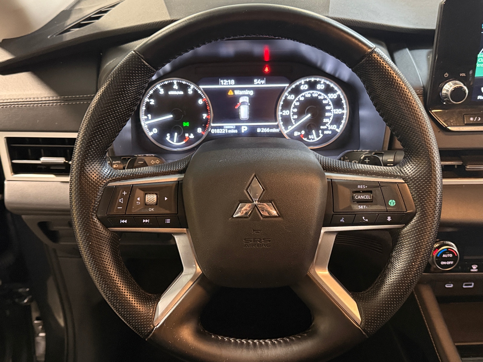 Thumbnail: 2024 Mitsubishi Outlander - 4