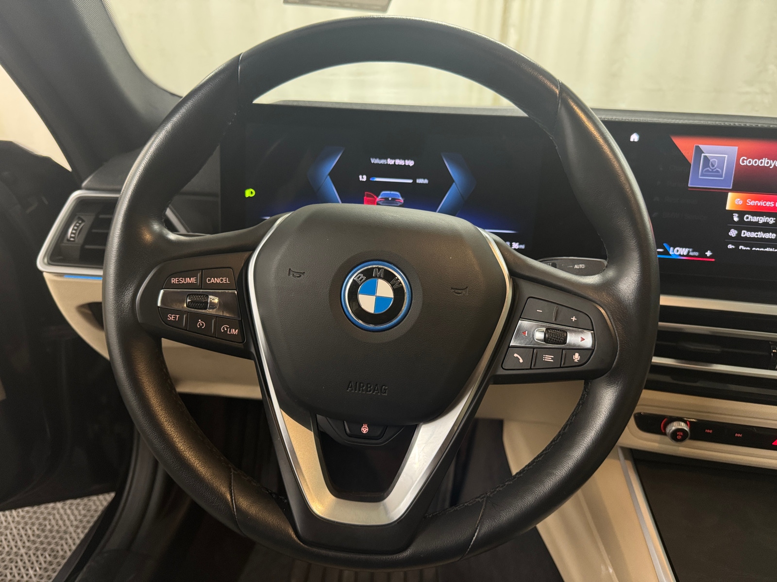 Thumbnail: 2023 BMW i4 - 3