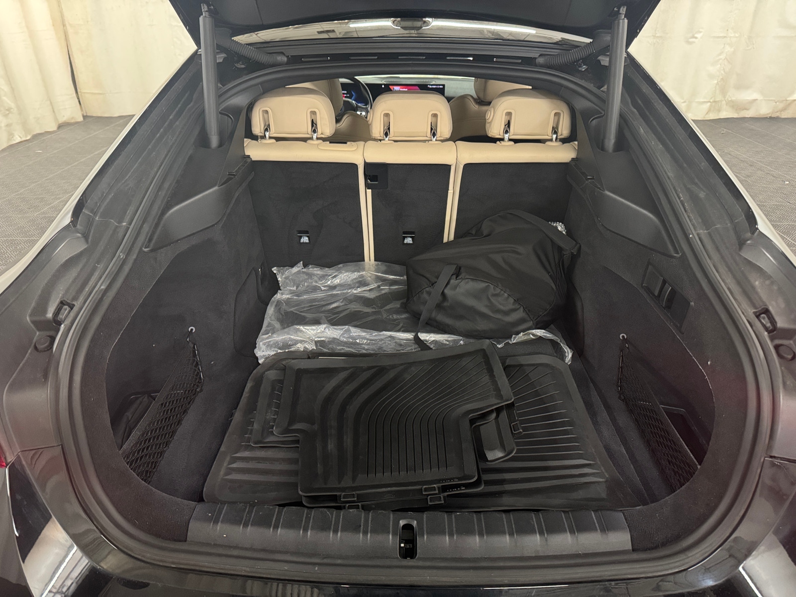 Thumbnail: 2023 BMW i4 - 4