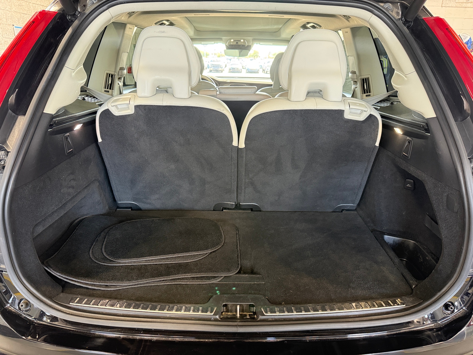 Thumbnail: 2020 Volvo XC90 - 6