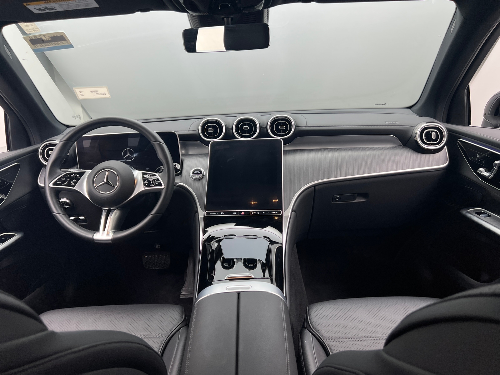 Thumbnail: 2024 Mercedes-Benz GLC - 2