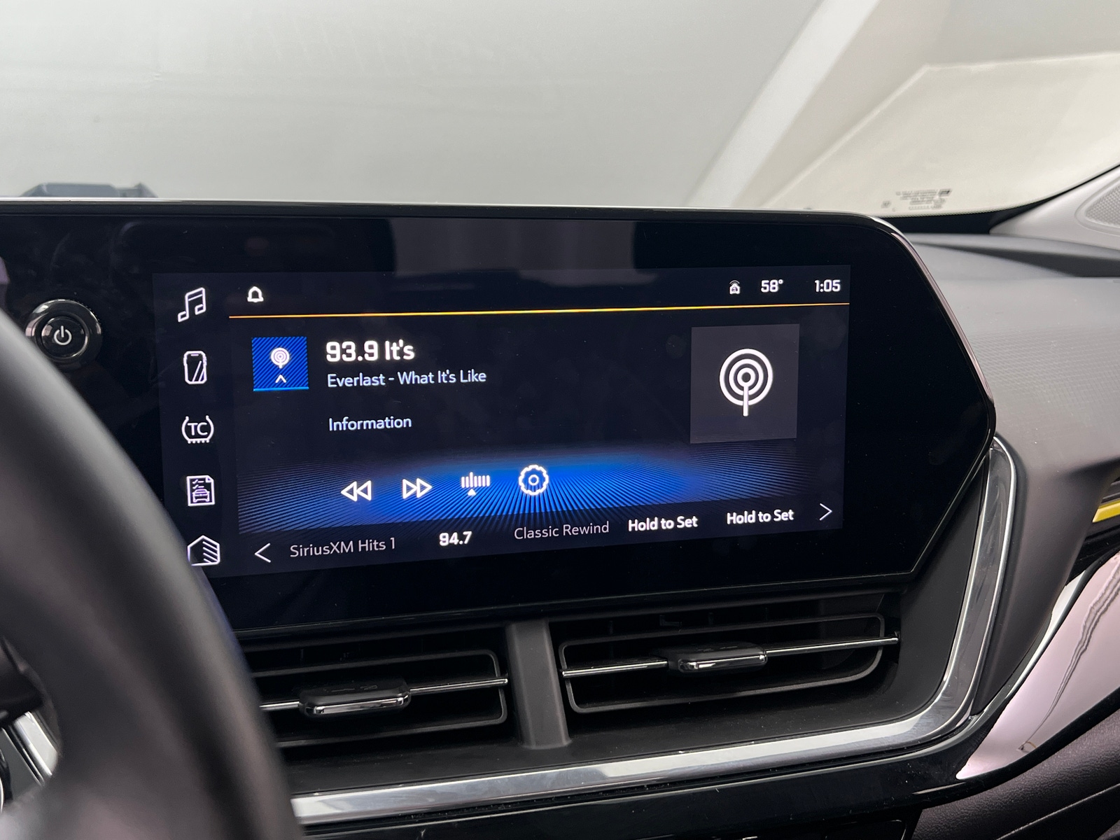 Thumbnail: 2024 Chevrolet Trax - 3