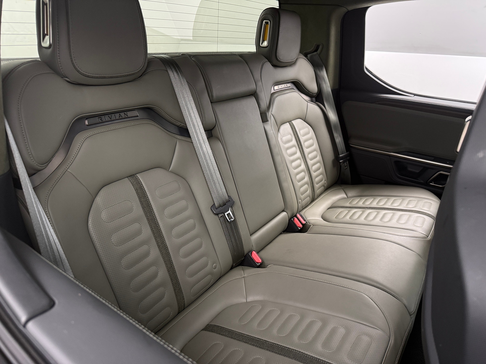 Thumbnail: 2023 Rivian R1T - 5