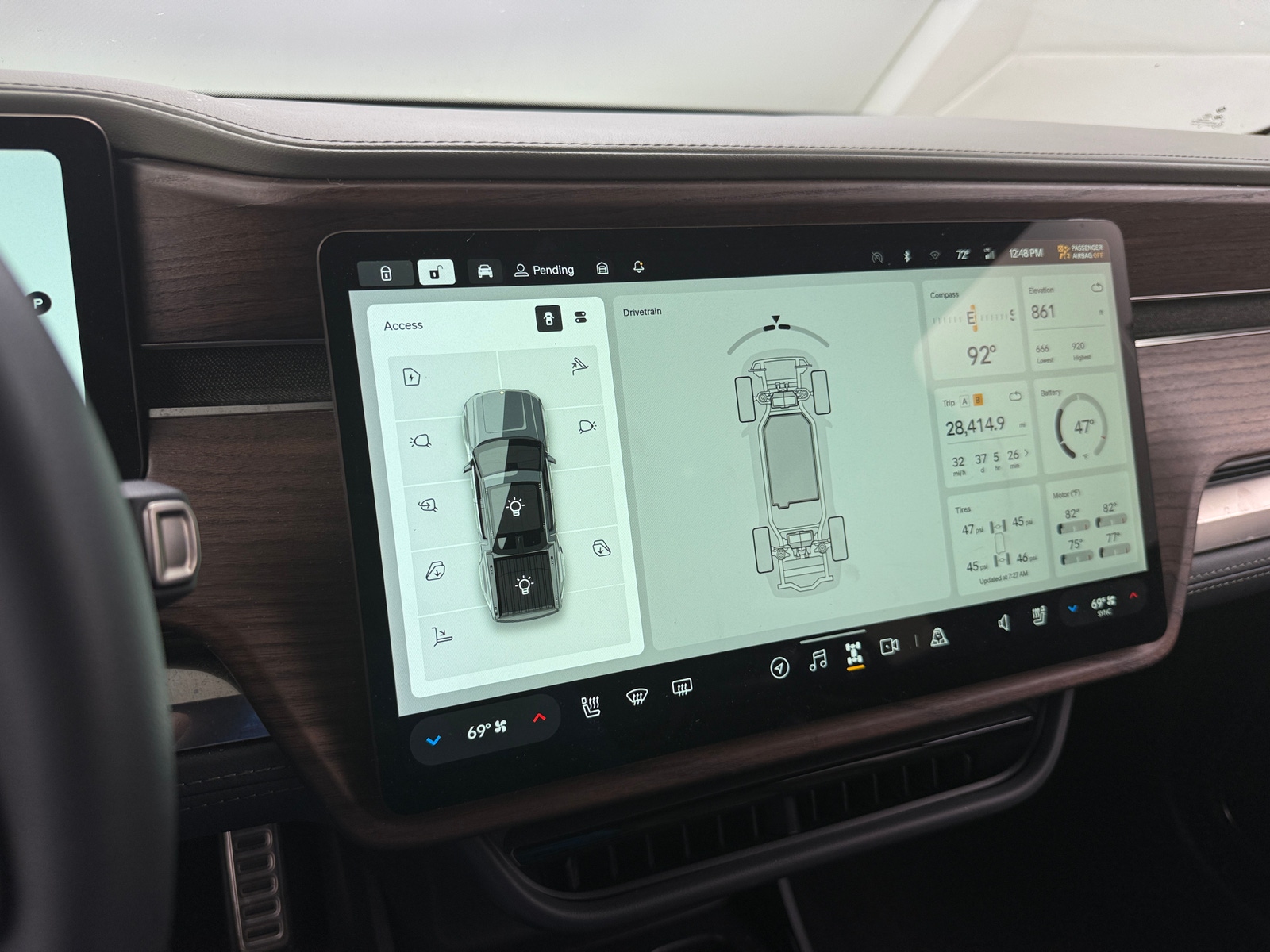 Thumbnail: 2023 Rivian R1T - 3