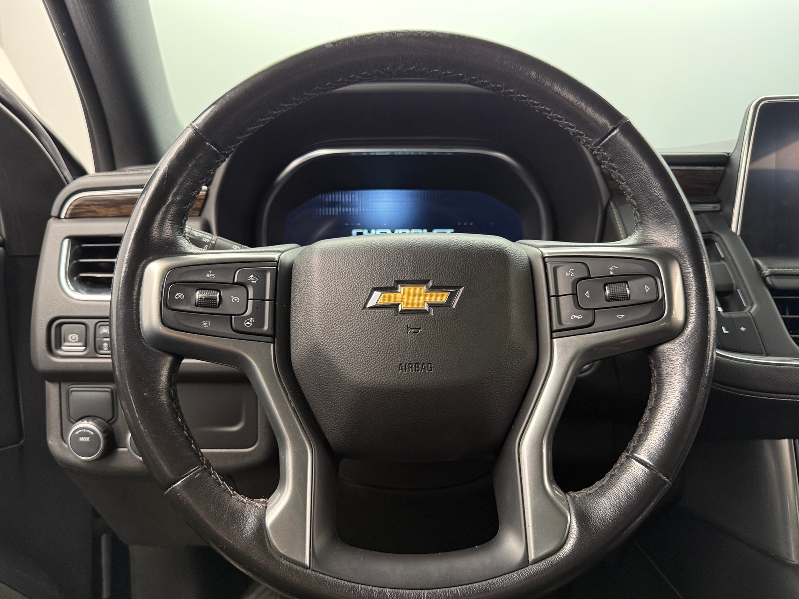 Thumbnail: 2023 Chevrolet Tahoe - 4