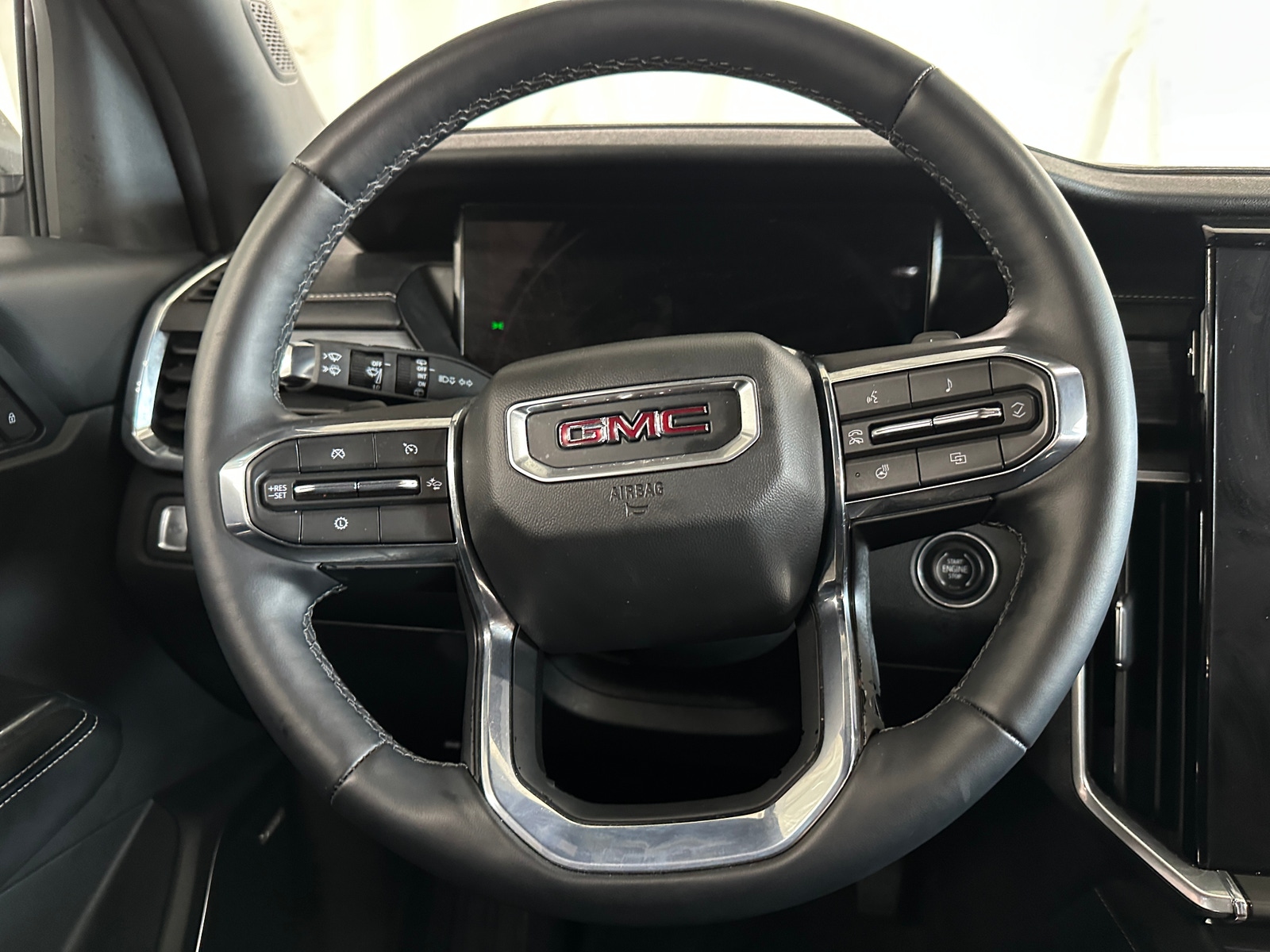 Thumbnail: 2025 GMC Acadia - 5