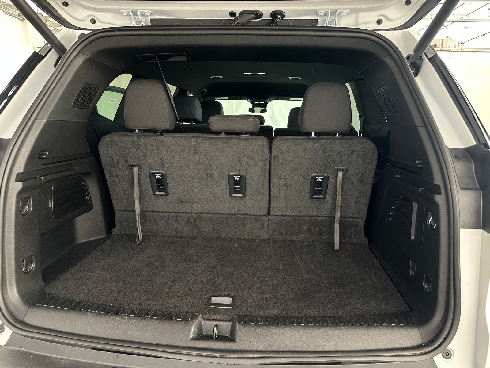 Thumbnail: 2025 GMC Acadia - 7