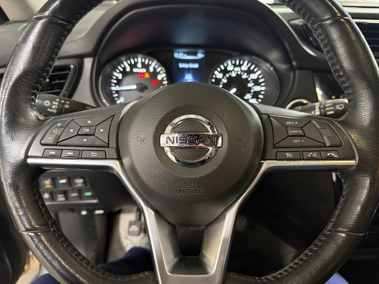 Thumbnail: 2017 Nissan Rogue - 4