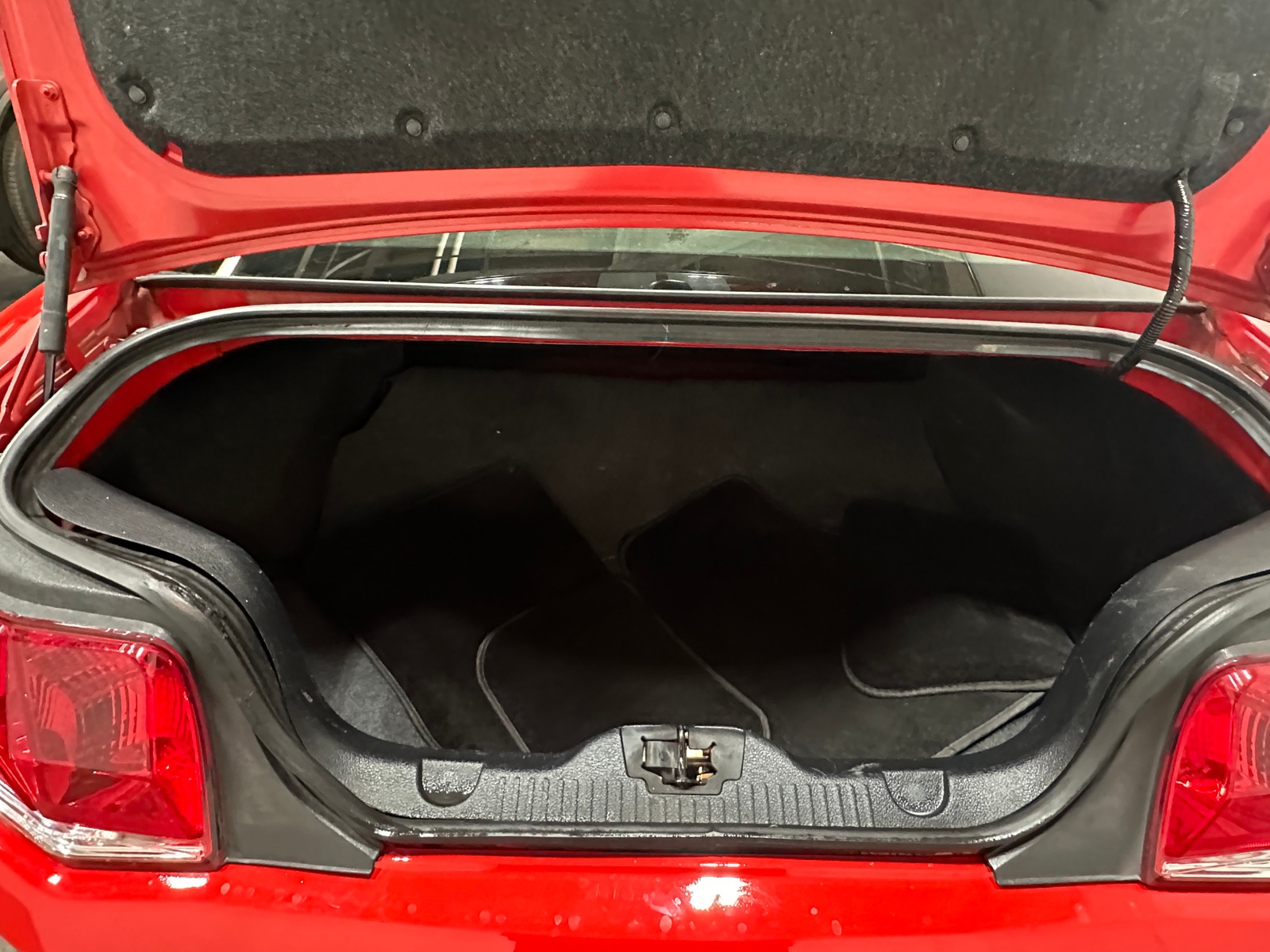 Thumbnail: 2011 Ford Mustang - 4