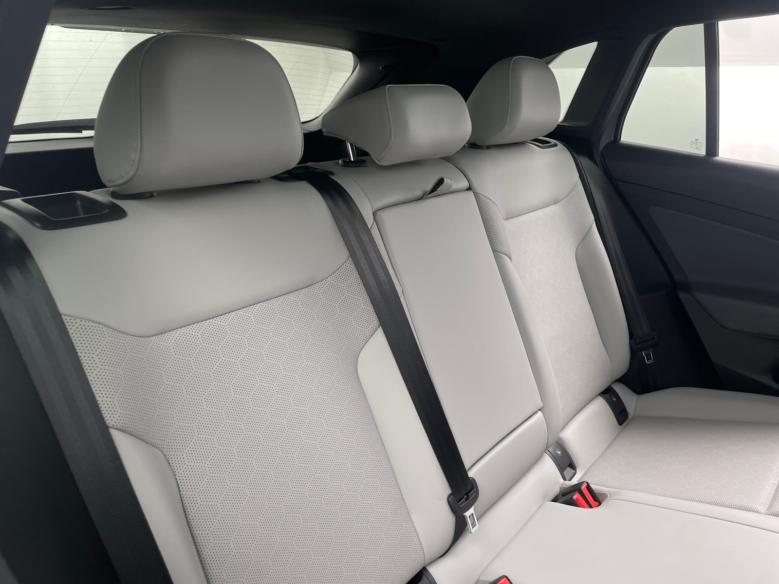 Thumbnail: 2022 Volkswagen ID.4 - 5