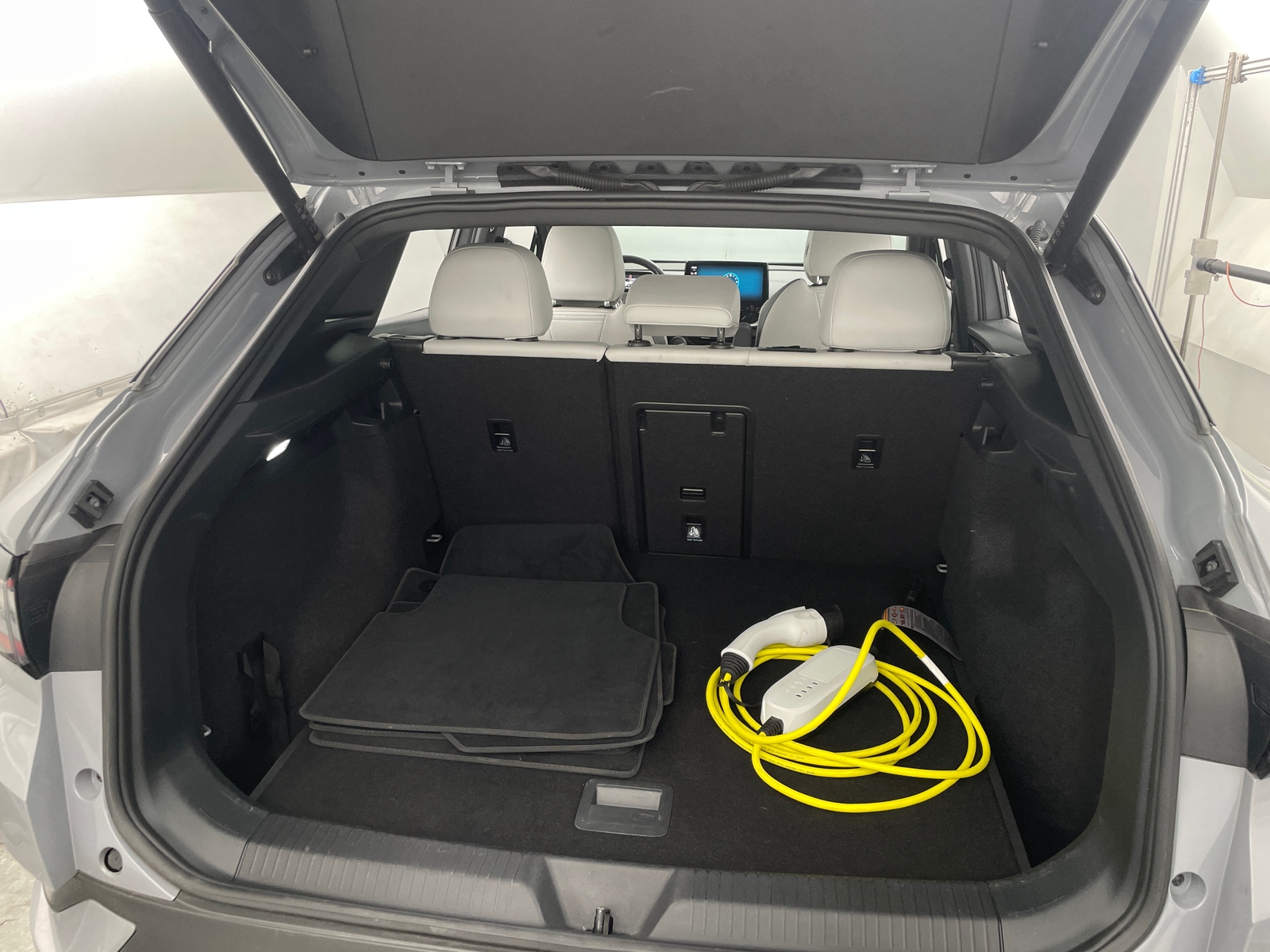 Thumbnail: 2022 Volkswagen ID.4 - 6