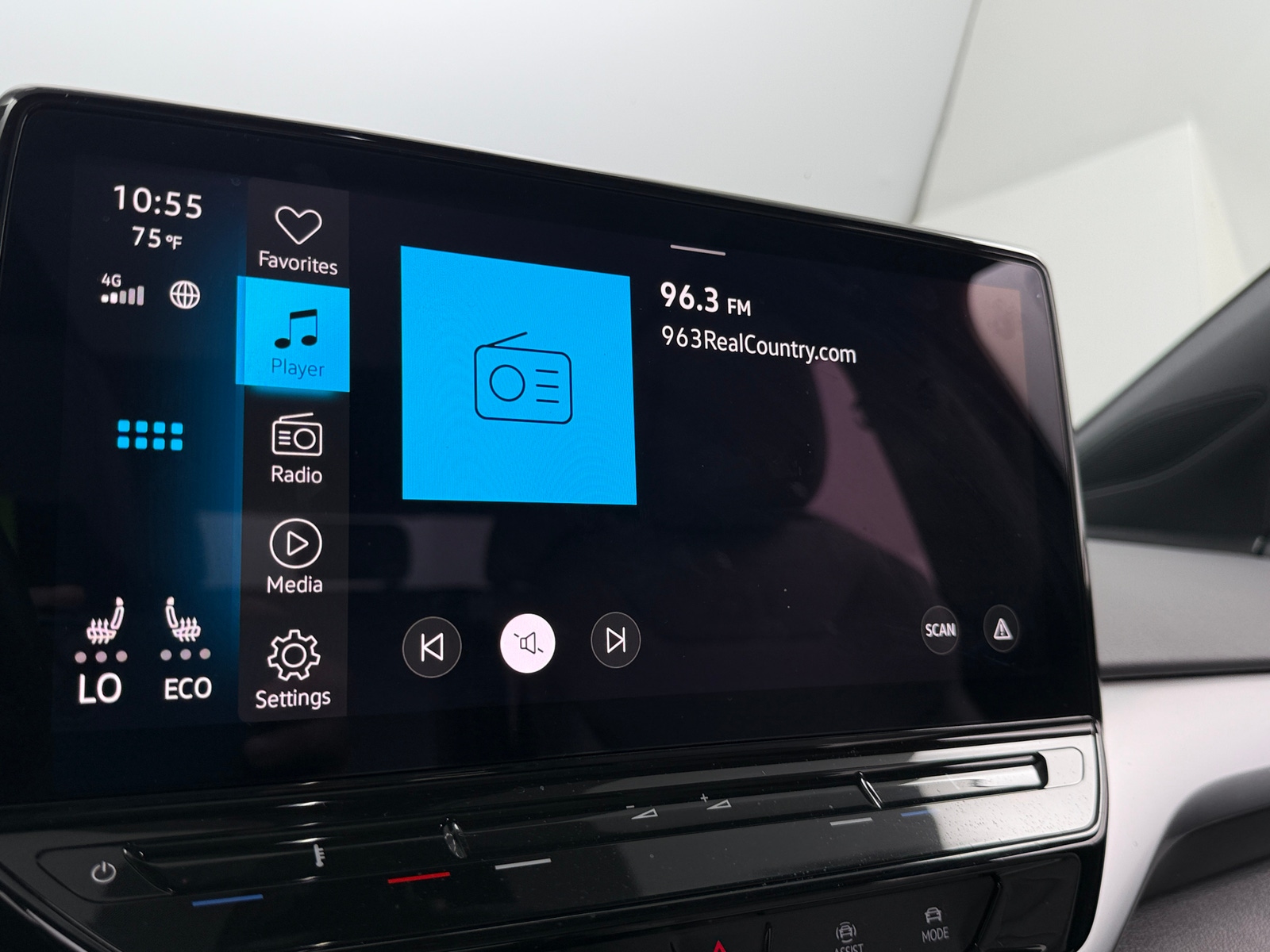 Thumbnail: 2022 Volkswagen ID.4 - 3