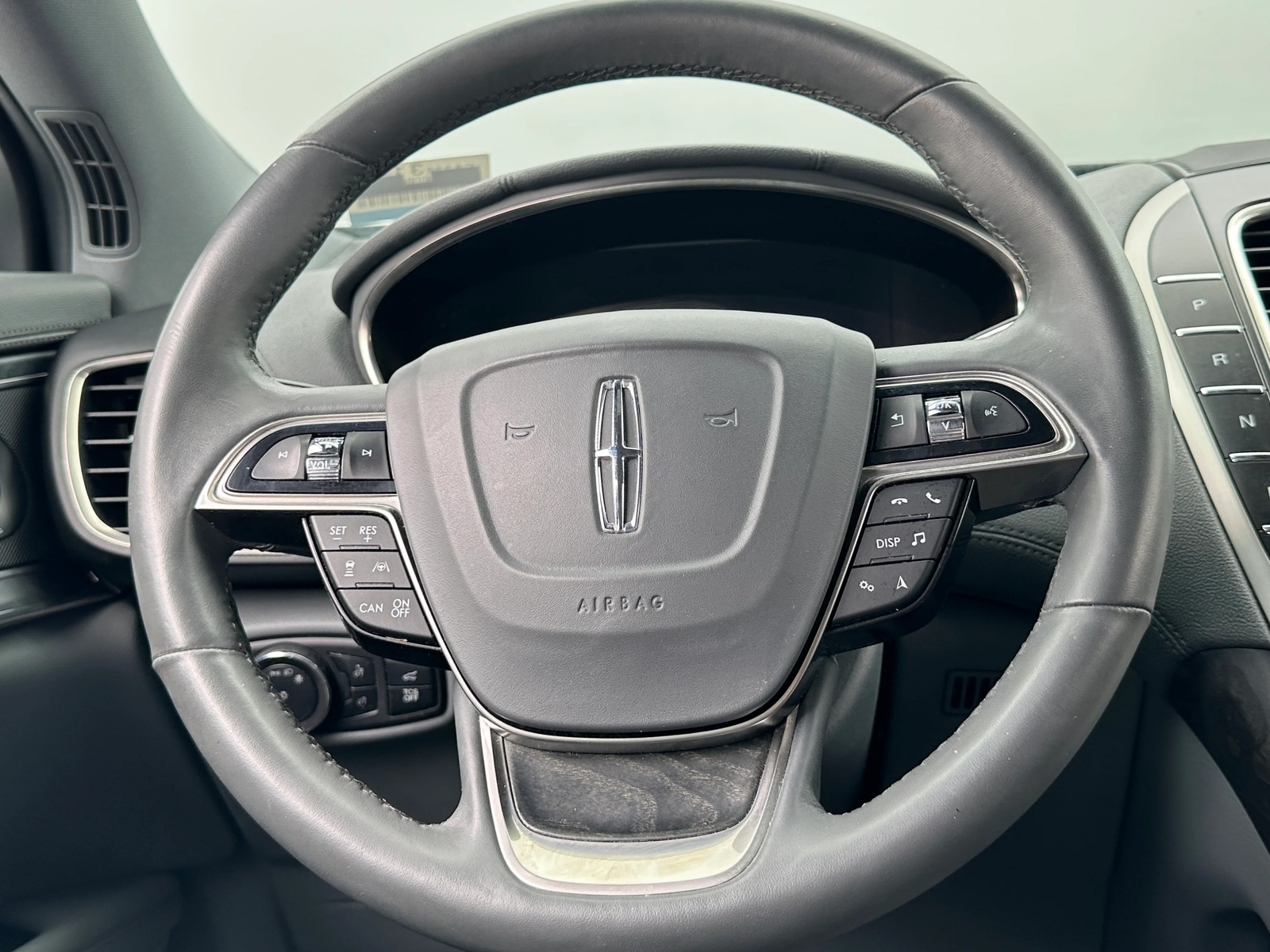 Thumbnail: 2020 Lincoln Nautilus - 4