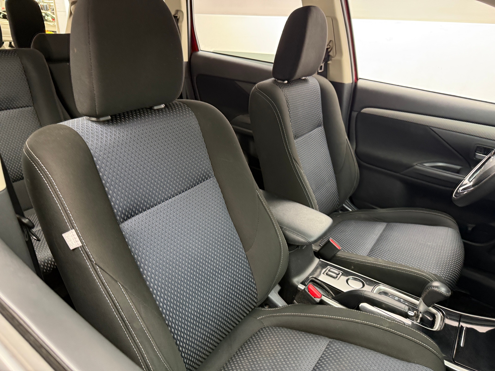 Thumbnail: 2018 Mitsubishi Outlander - 2