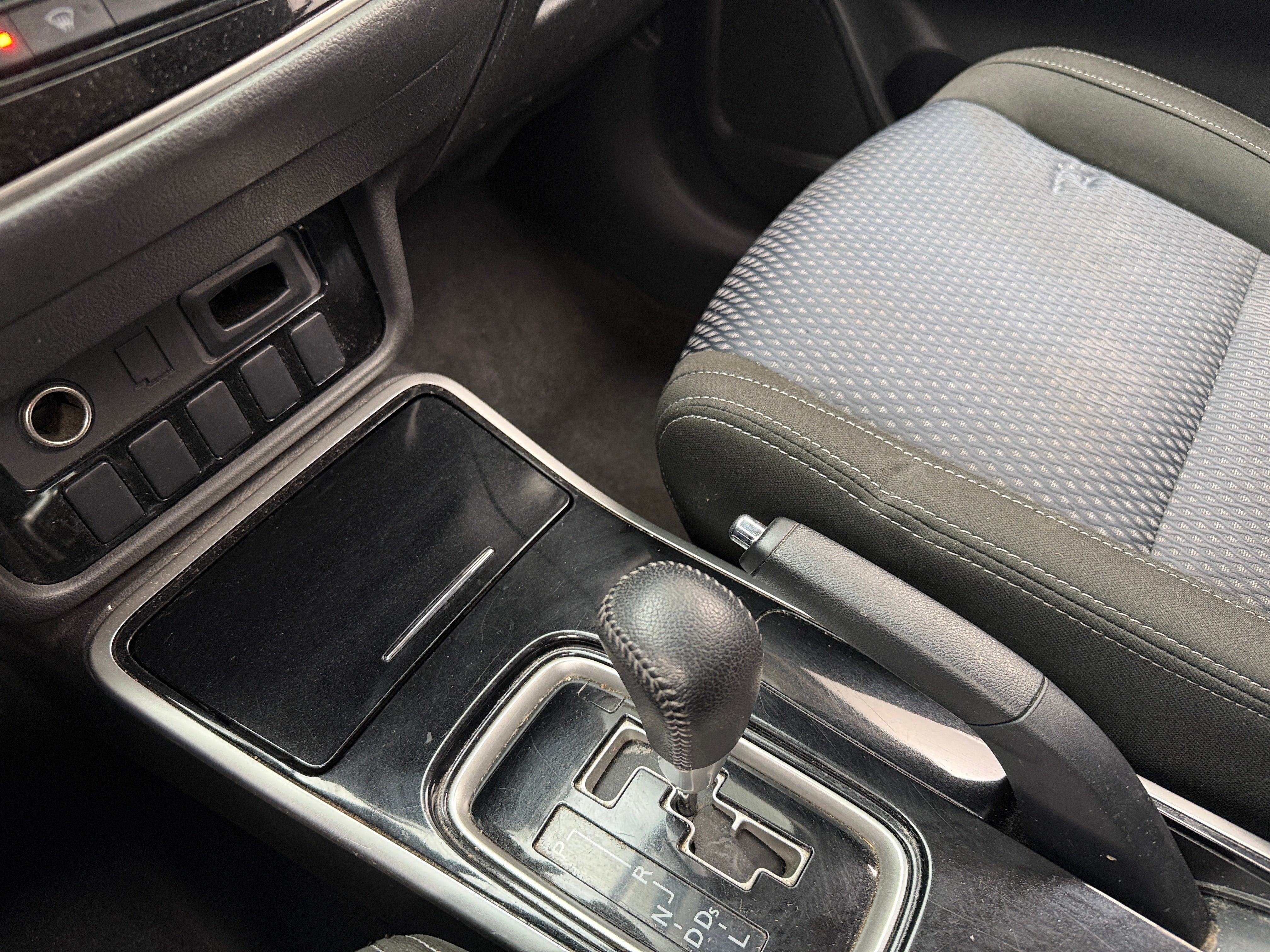 Used 2018 Mitsubishi Outlander SE with VIN JA4AD3A39JZ032780 for sale in Oak Creek, WI