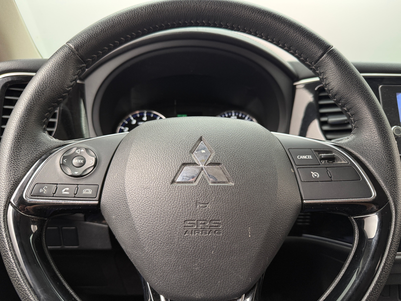 Thumbnail: 2018 Mitsubishi Outlander - 5