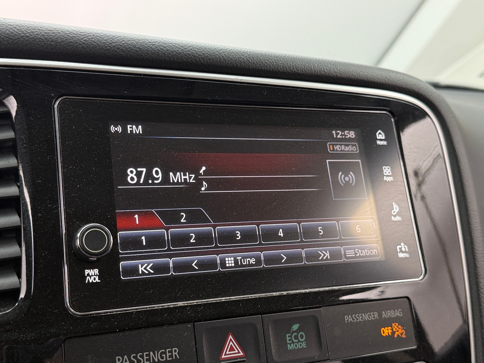 Thumbnail: 2018 Mitsubishi Outlander - 4