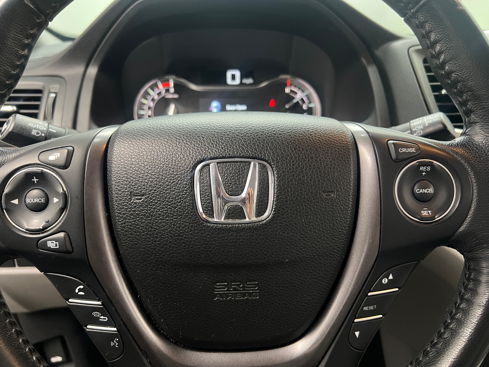 Thumbnail: 2016 Honda Pilot - 4