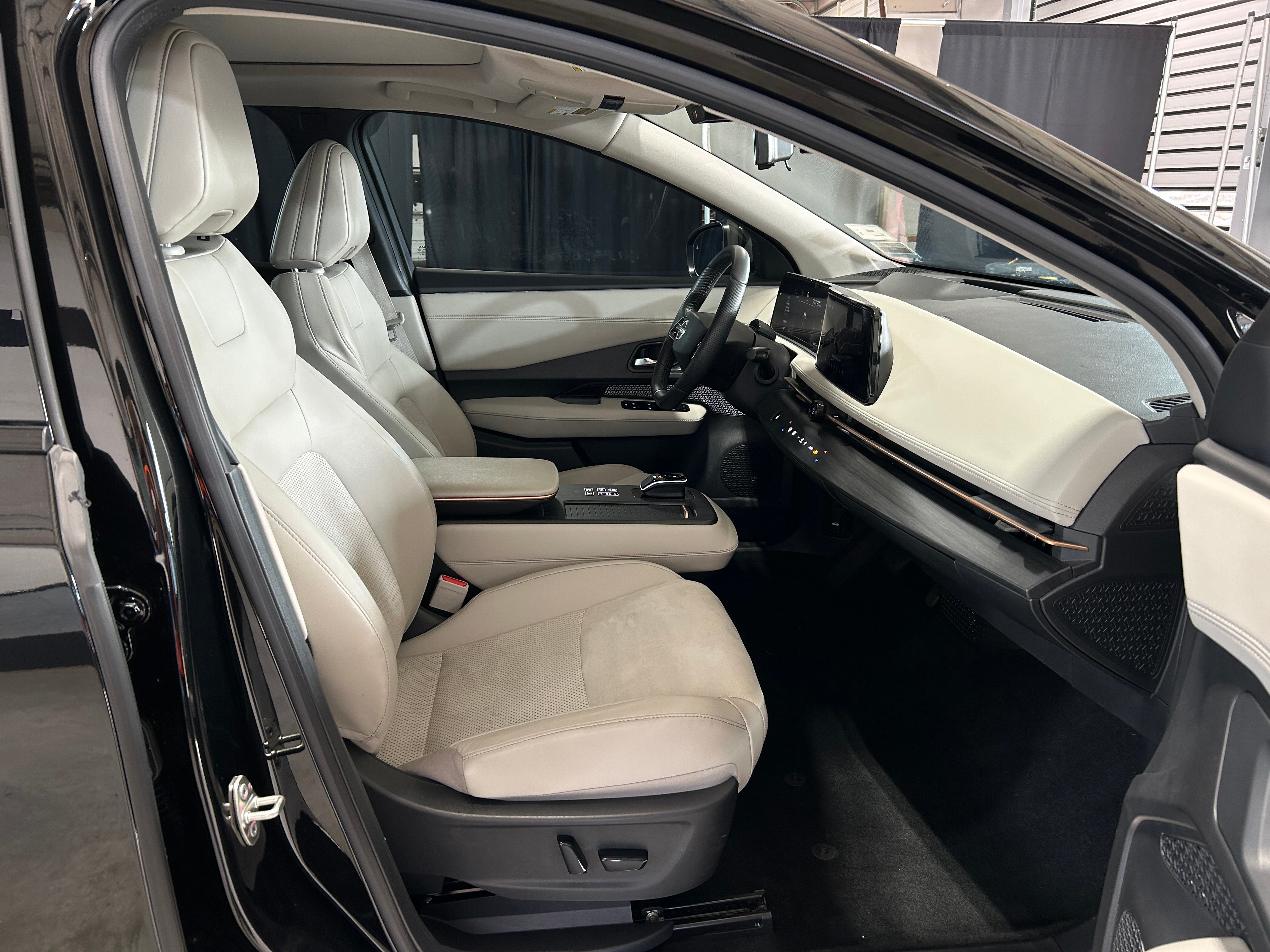 Used 2023 Nissan Ariya Empower+ with VIN JN1BF0BAXPM409383 for sale in Oak Creek, WI