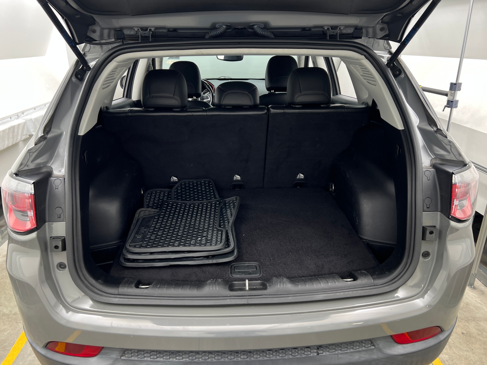 Thumbnail: 2020 Jeep Compass - 7