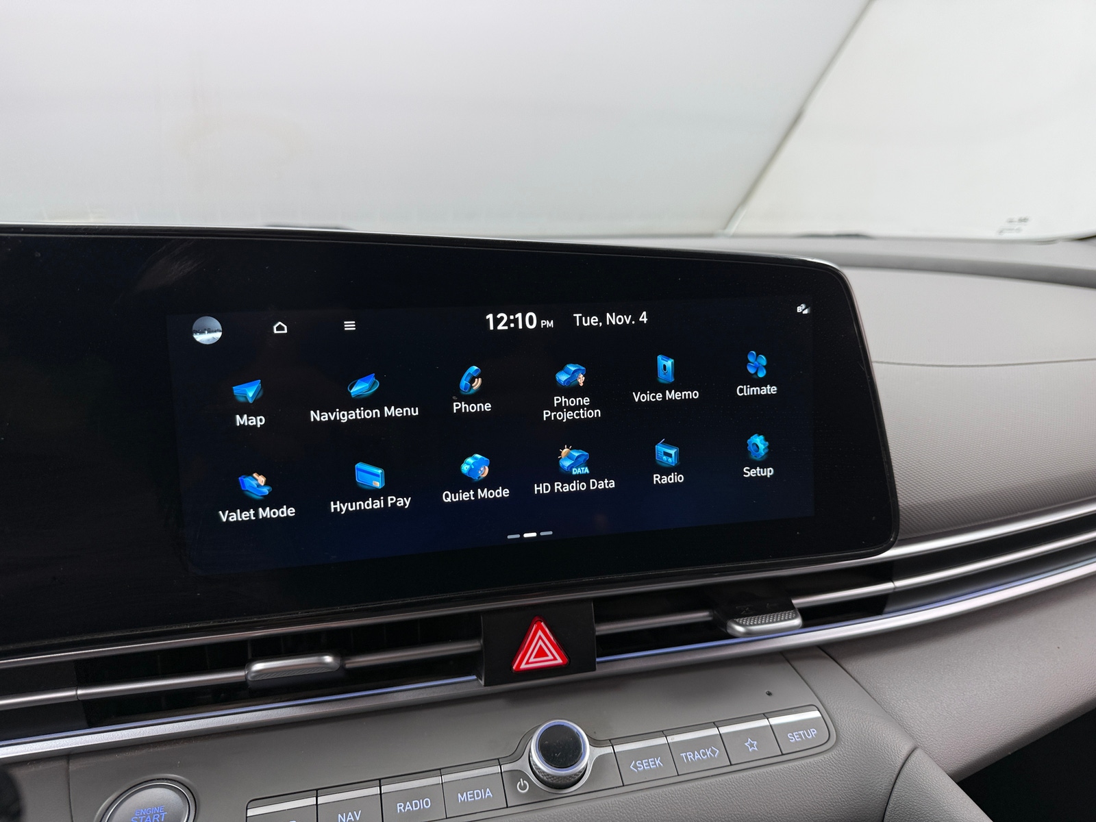 Thumbnail: 2024 Hyundai Elantra - 4