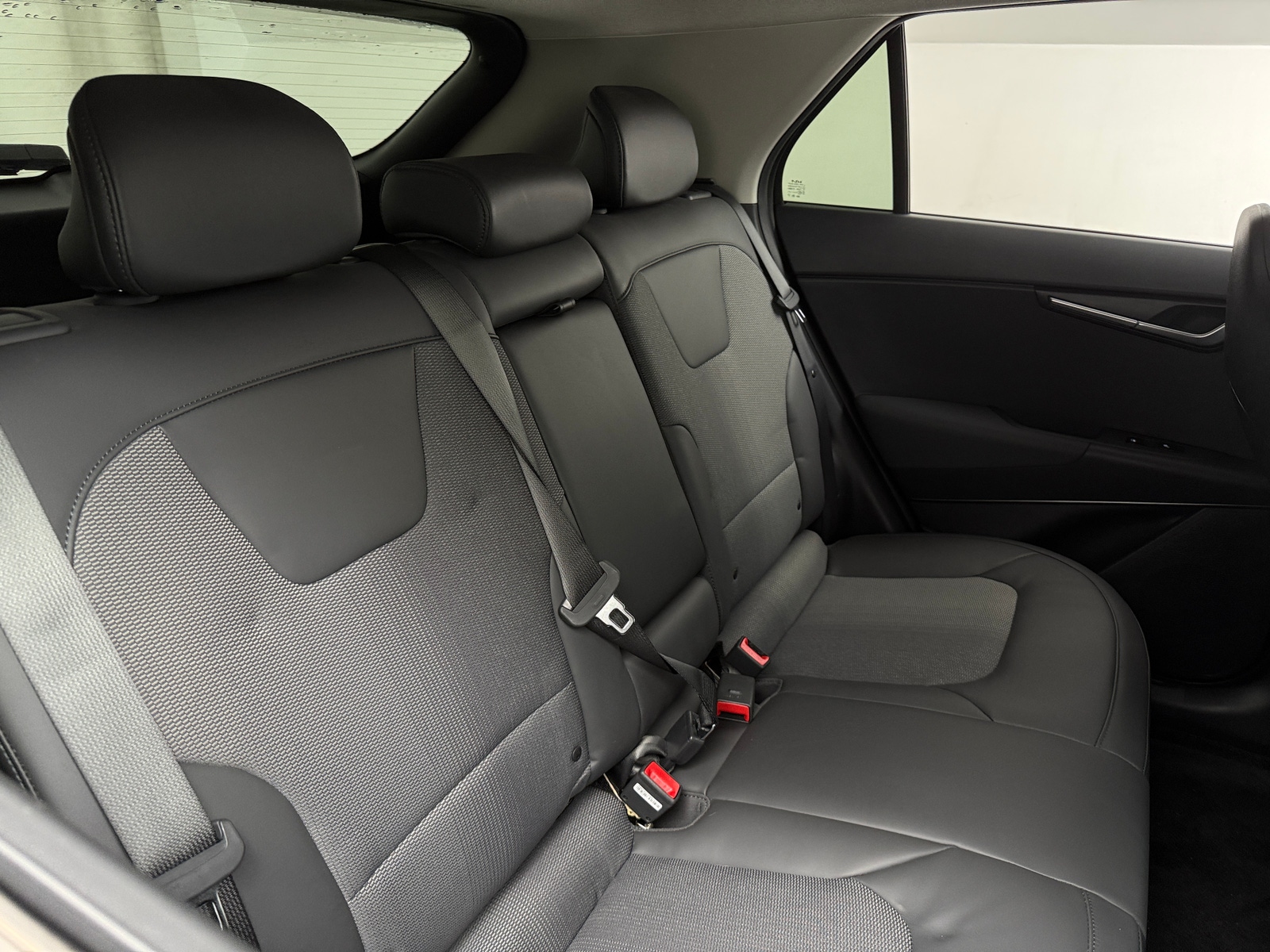 Thumbnail: 2023 Kia Niro - 5