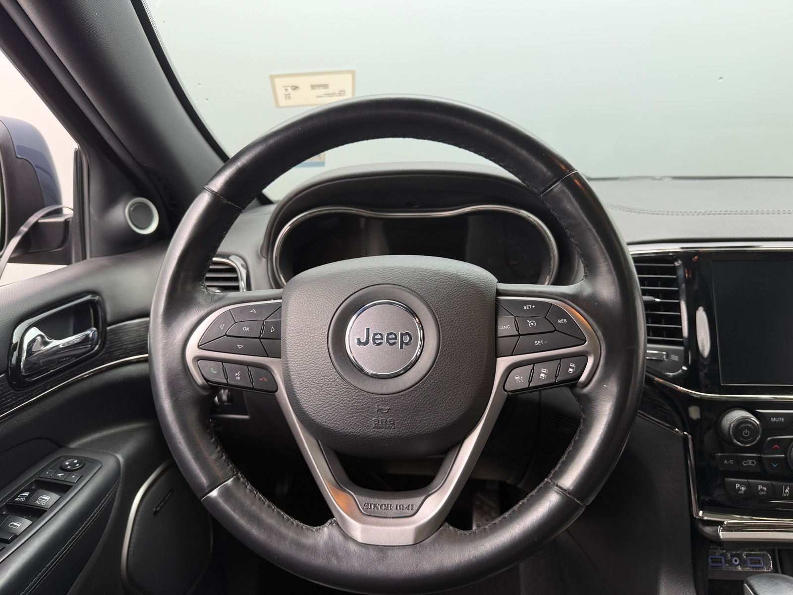 Thumbnail: 2019 Jeep Grand Cherokee - 4