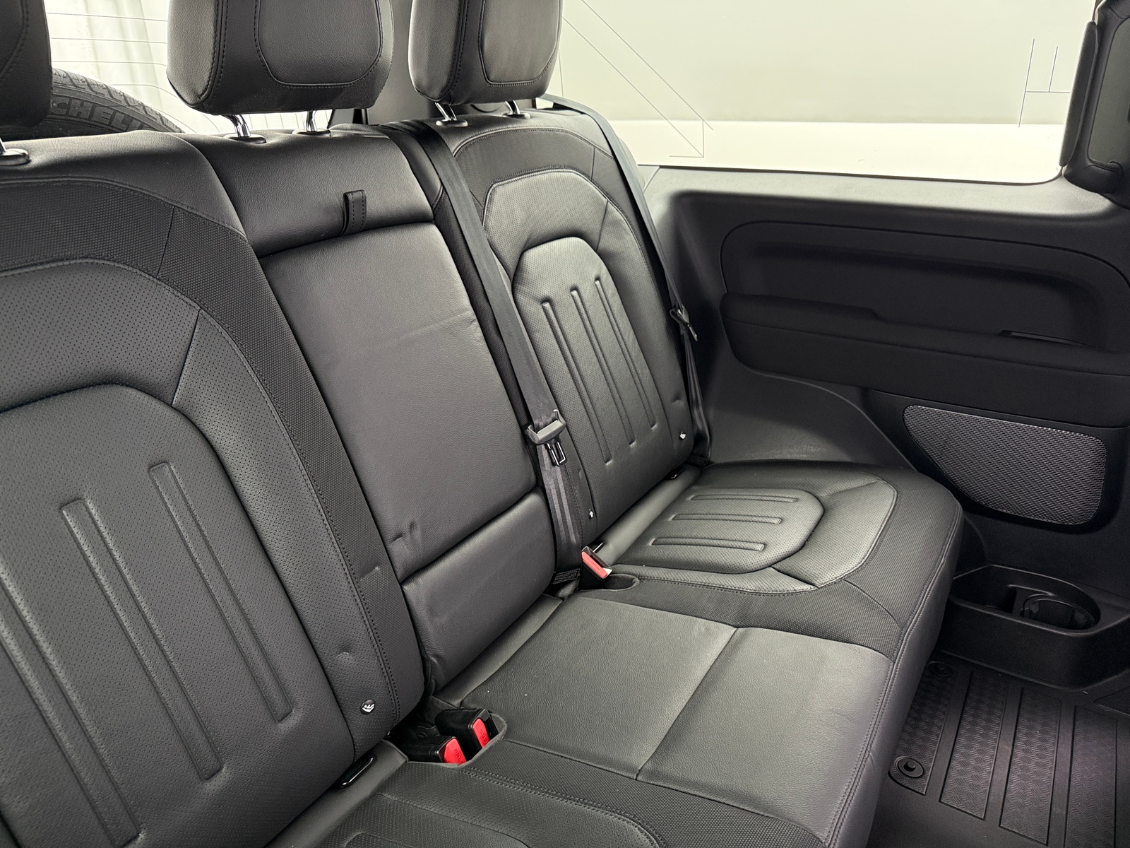 Thumbnail: 2021 Land Rover Defender - 5