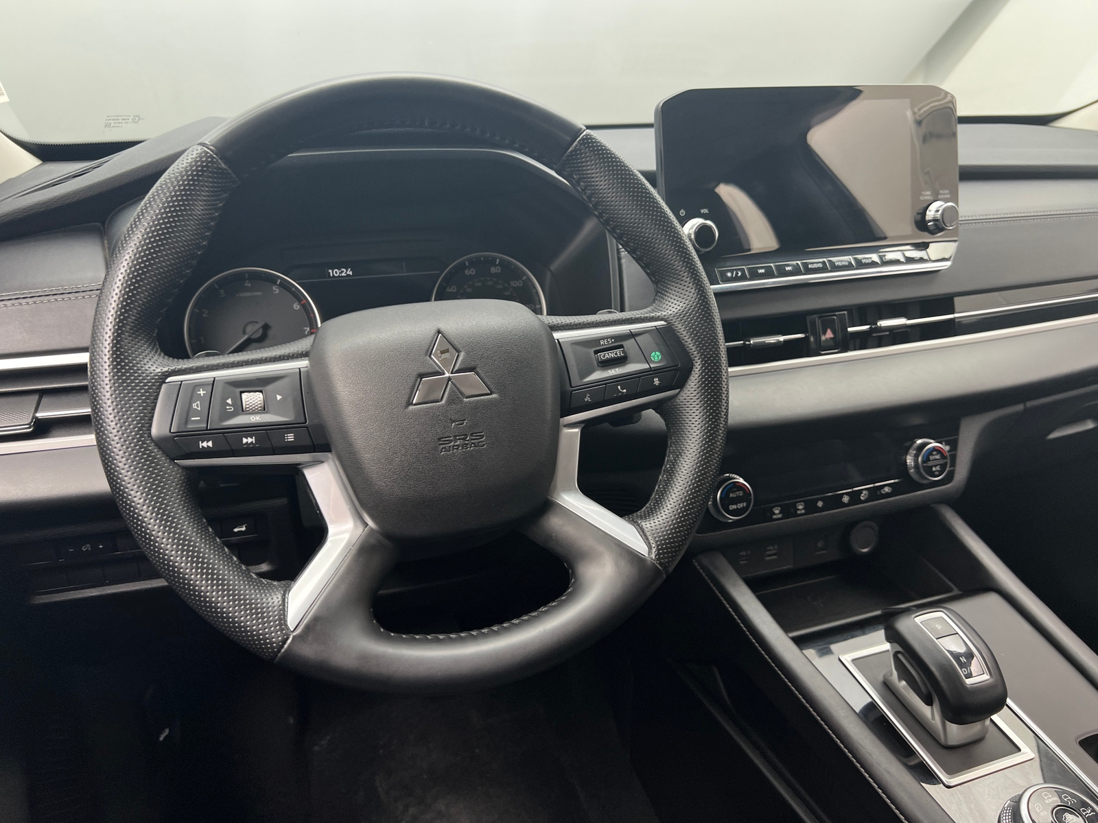 Thumbnail: 2024 Mitsubishi Outlander - 4