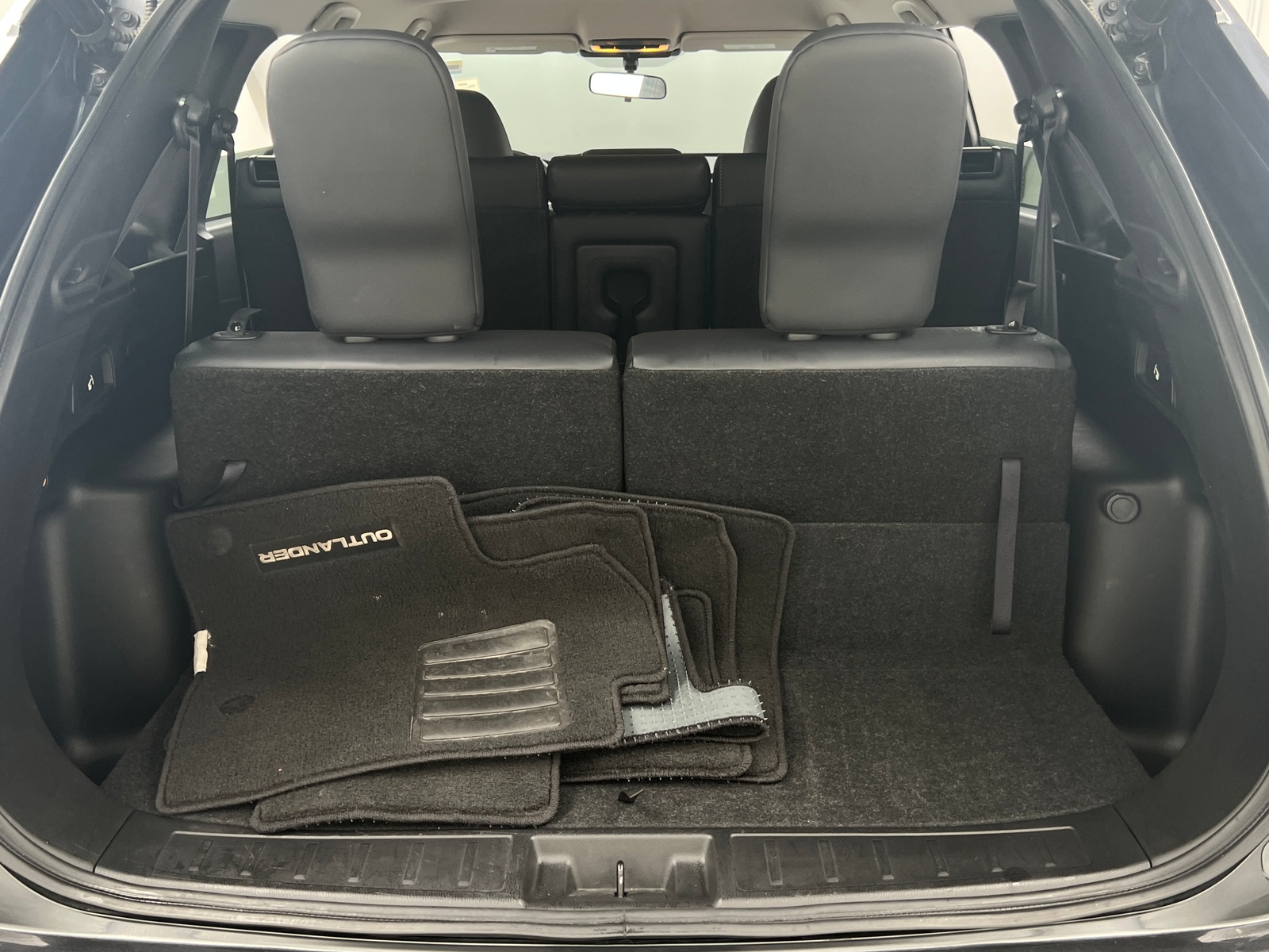 Thumbnail: 2024 Mitsubishi Outlander - 6