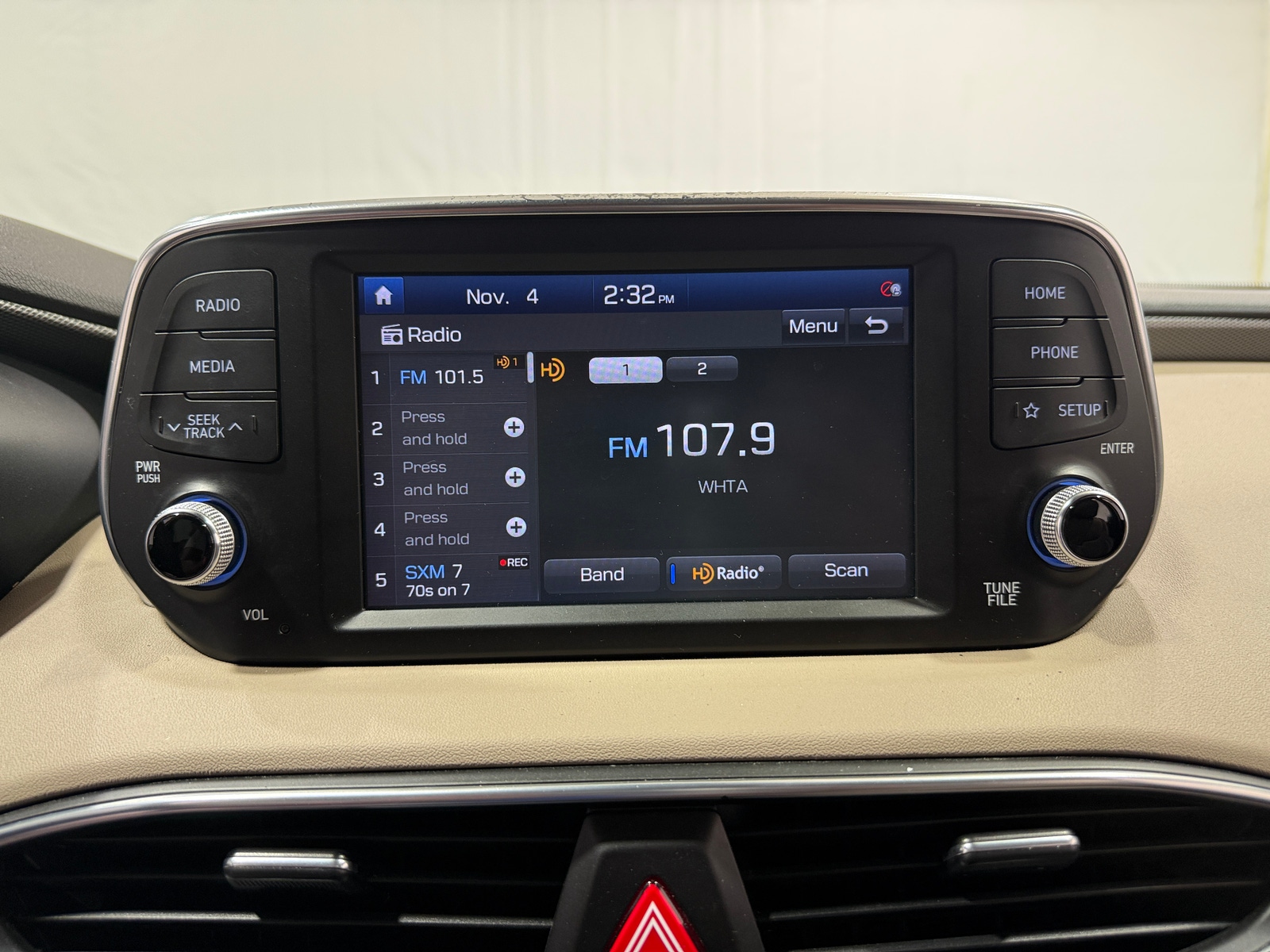 Thumbnail: 2020 Hyundai Santa Fe - 4