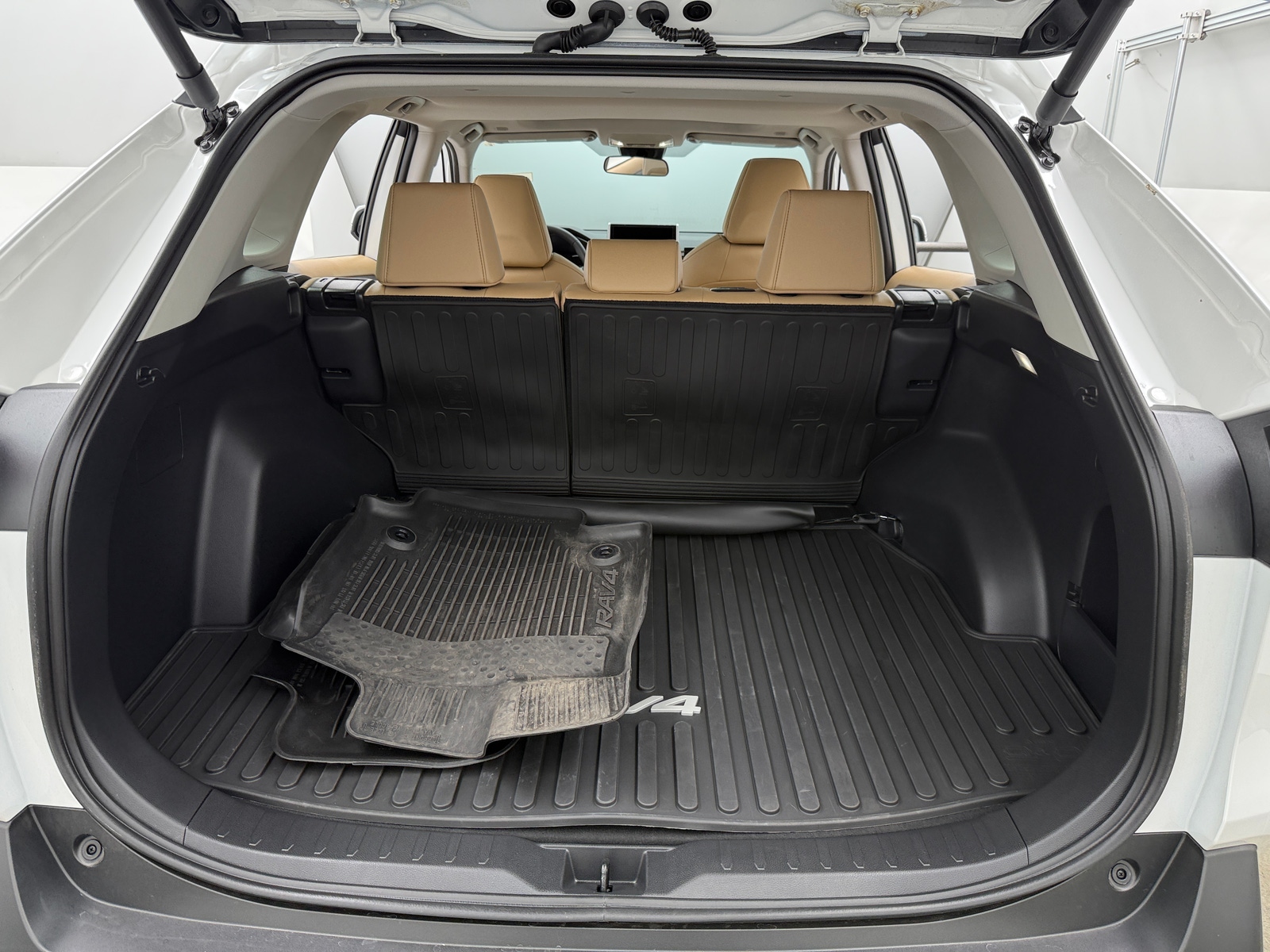 Thumbnail: 2025 Toyota RAV4 - 6