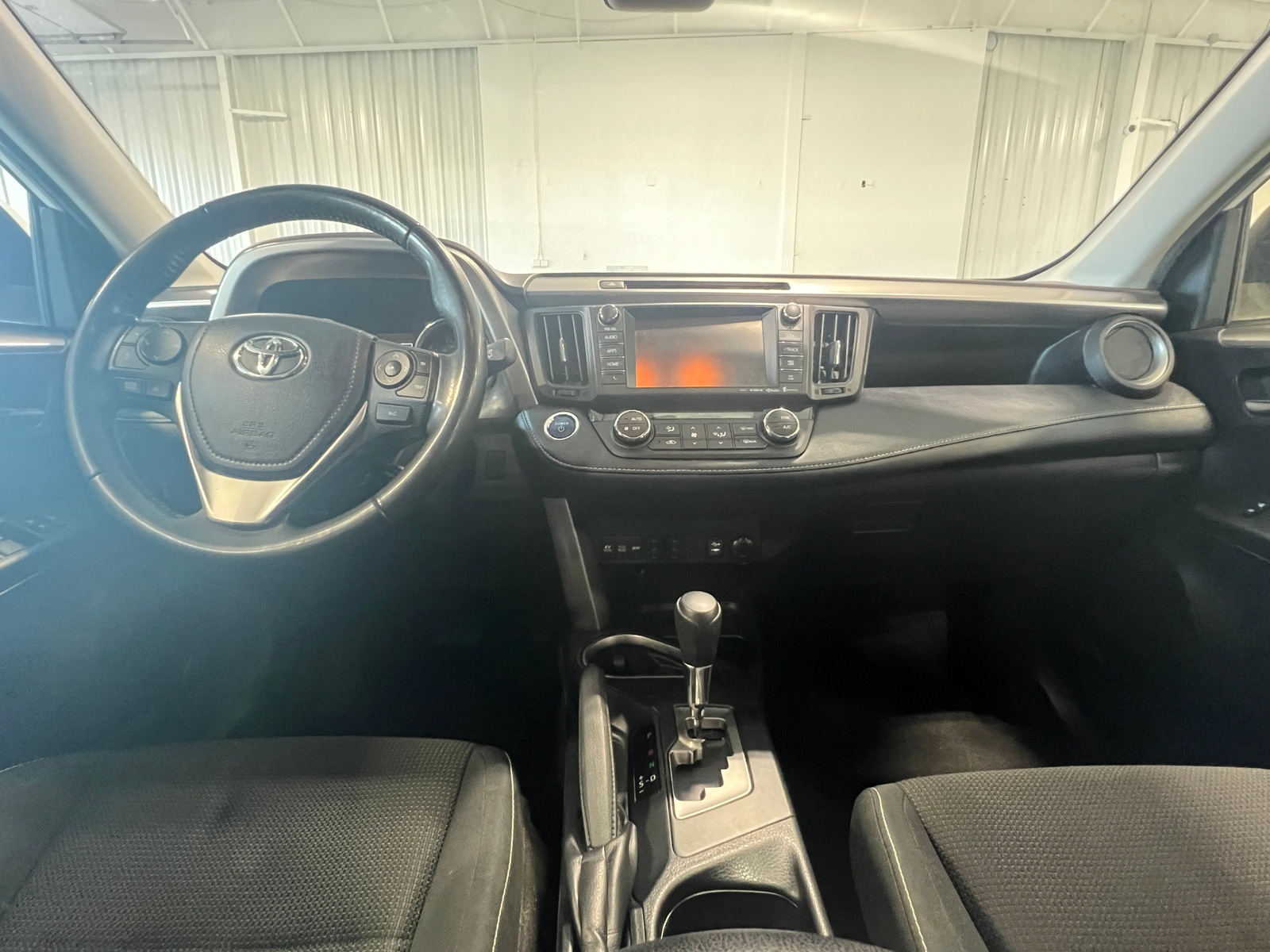 Thumbnail: 2018 Toyota RAV4 - 3