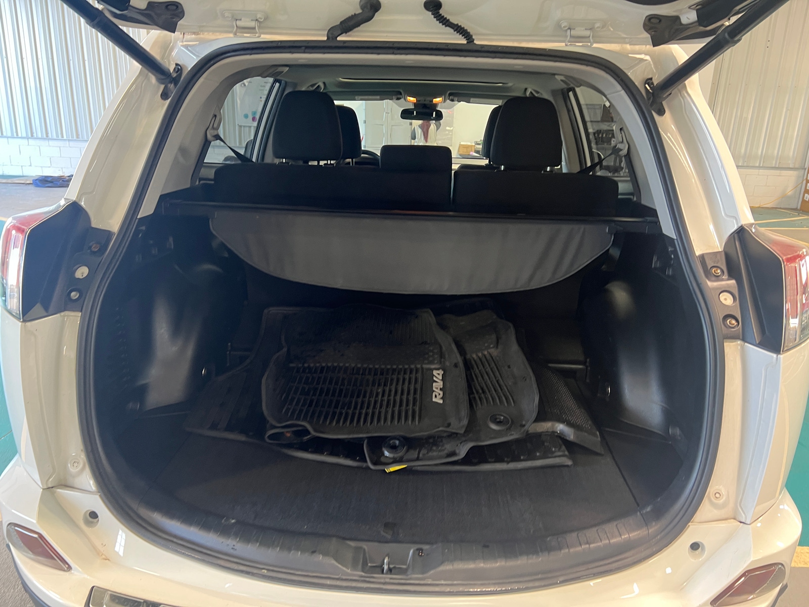 Thumbnail: 2018 Toyota RAV4 - 7