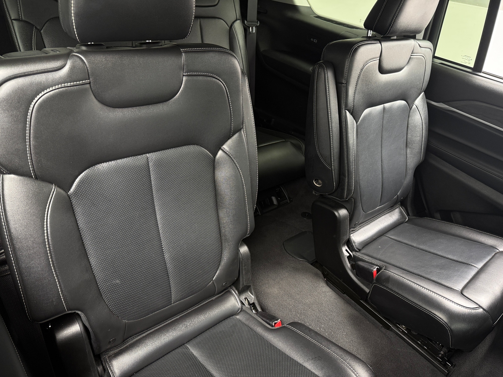 Thumbnail: 2022 Jeep Grand Cherokee L - 5