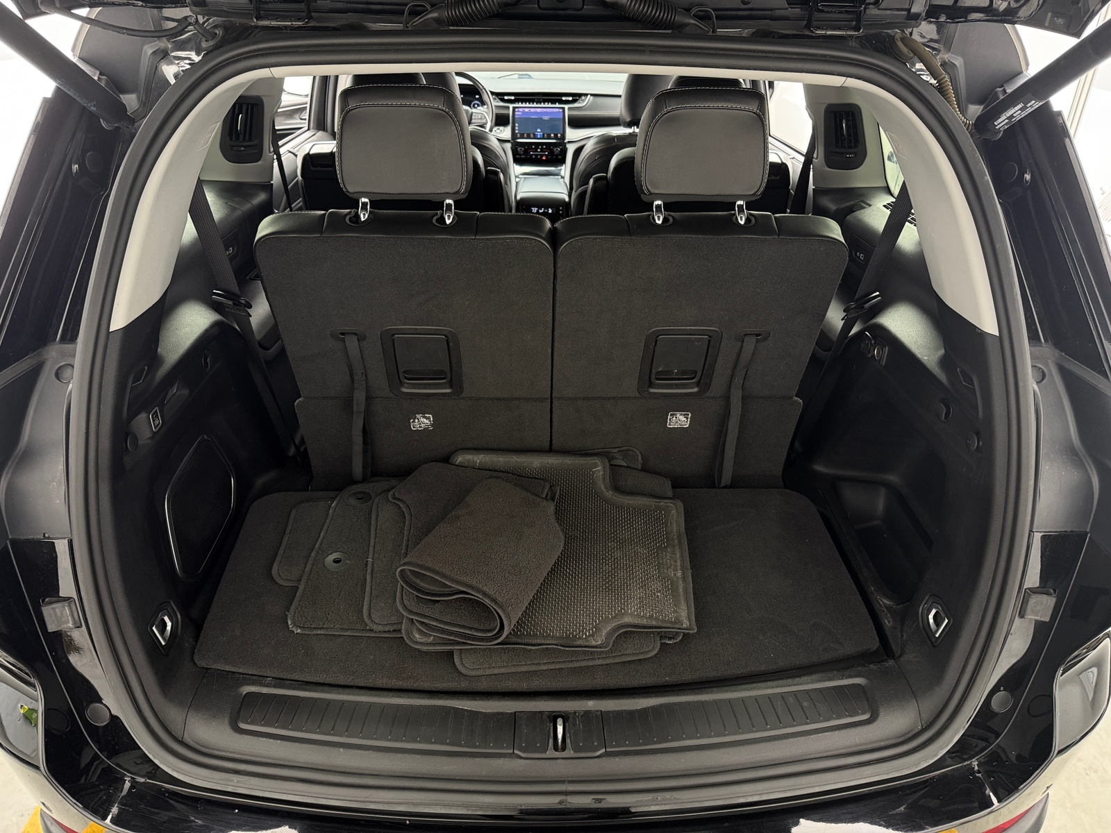 Thumbnail: 2022 Jeep Grand Cherokee L - 6