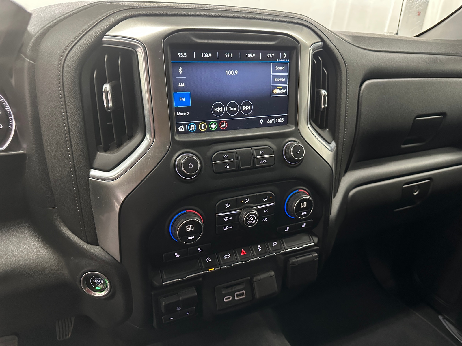Thumbnail: 2019 Chevrolet Silverado 1500 - 4