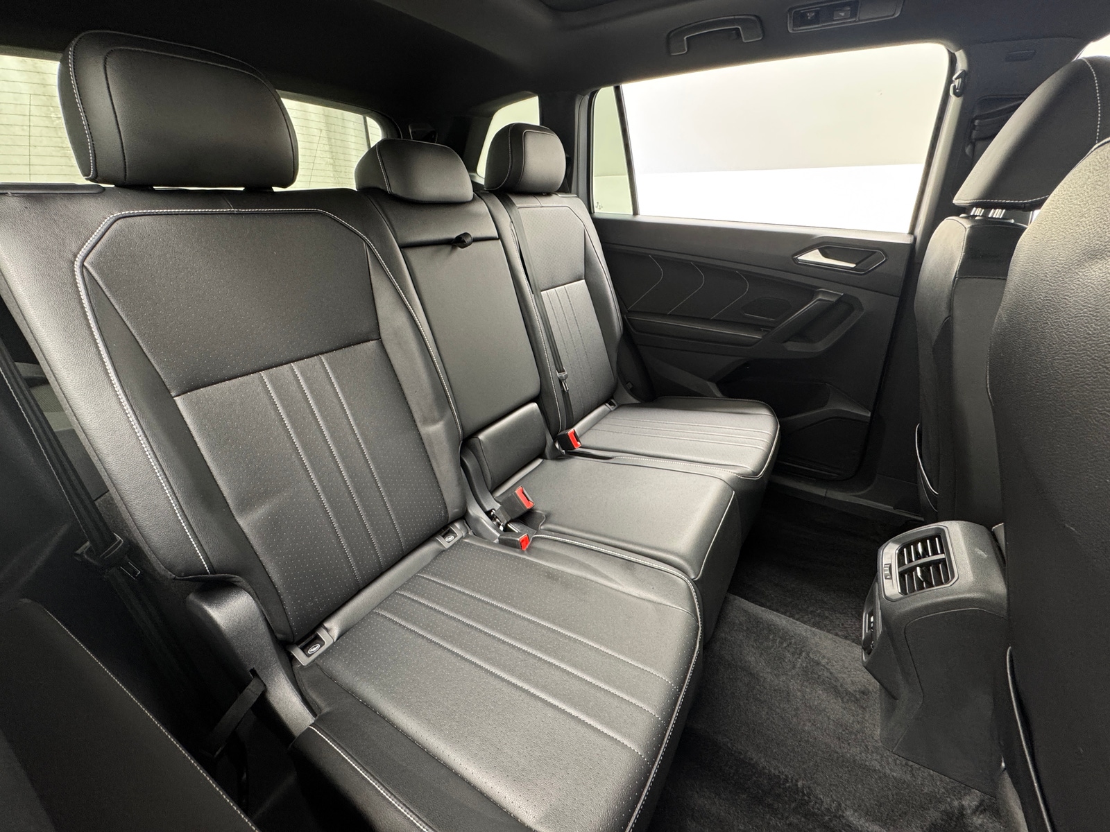 Thumbnail: 2024 Volkswagen Tiguan - 5