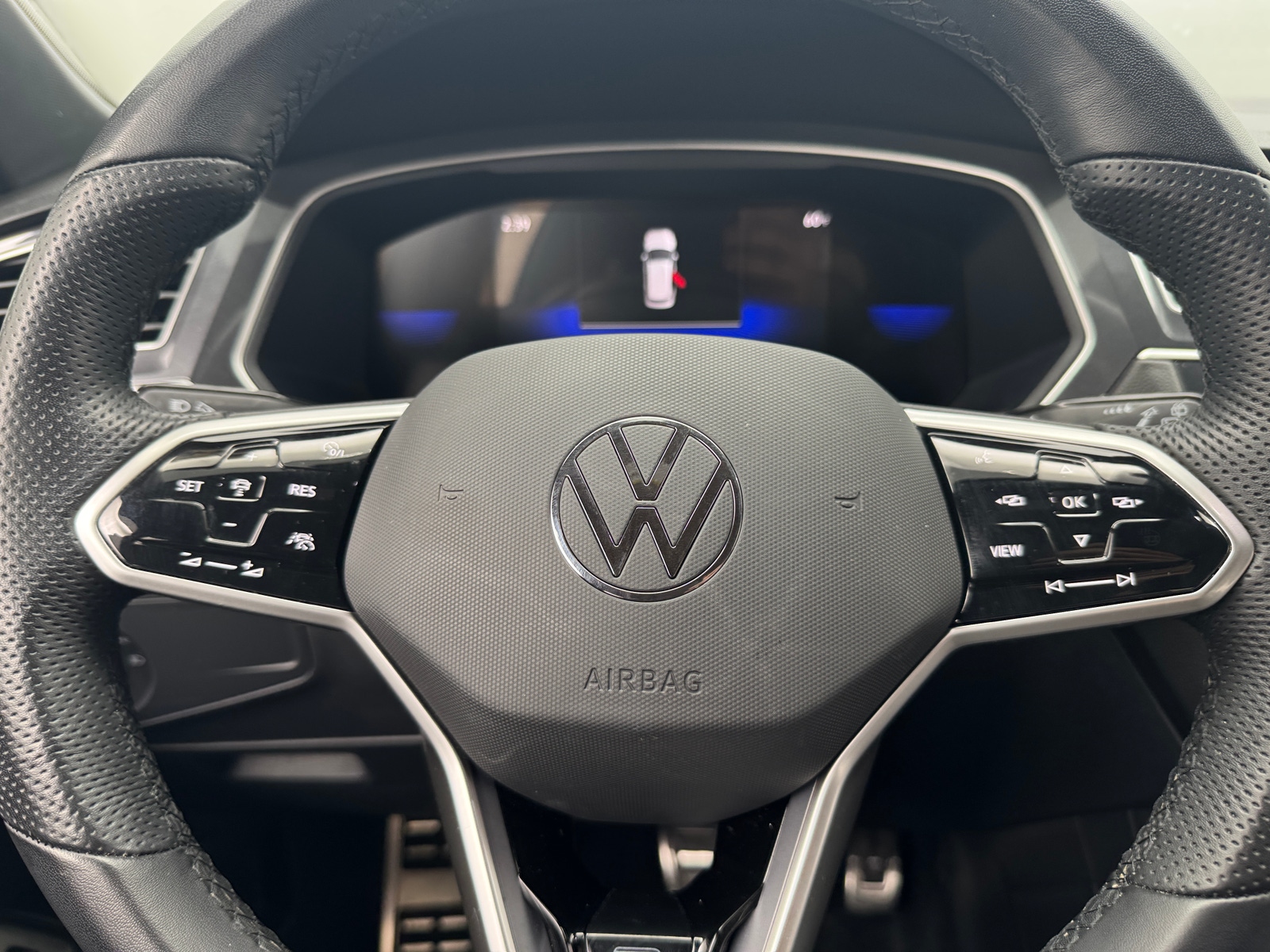 Thumbnail: 2024 Volkswagen Tiguan - 4