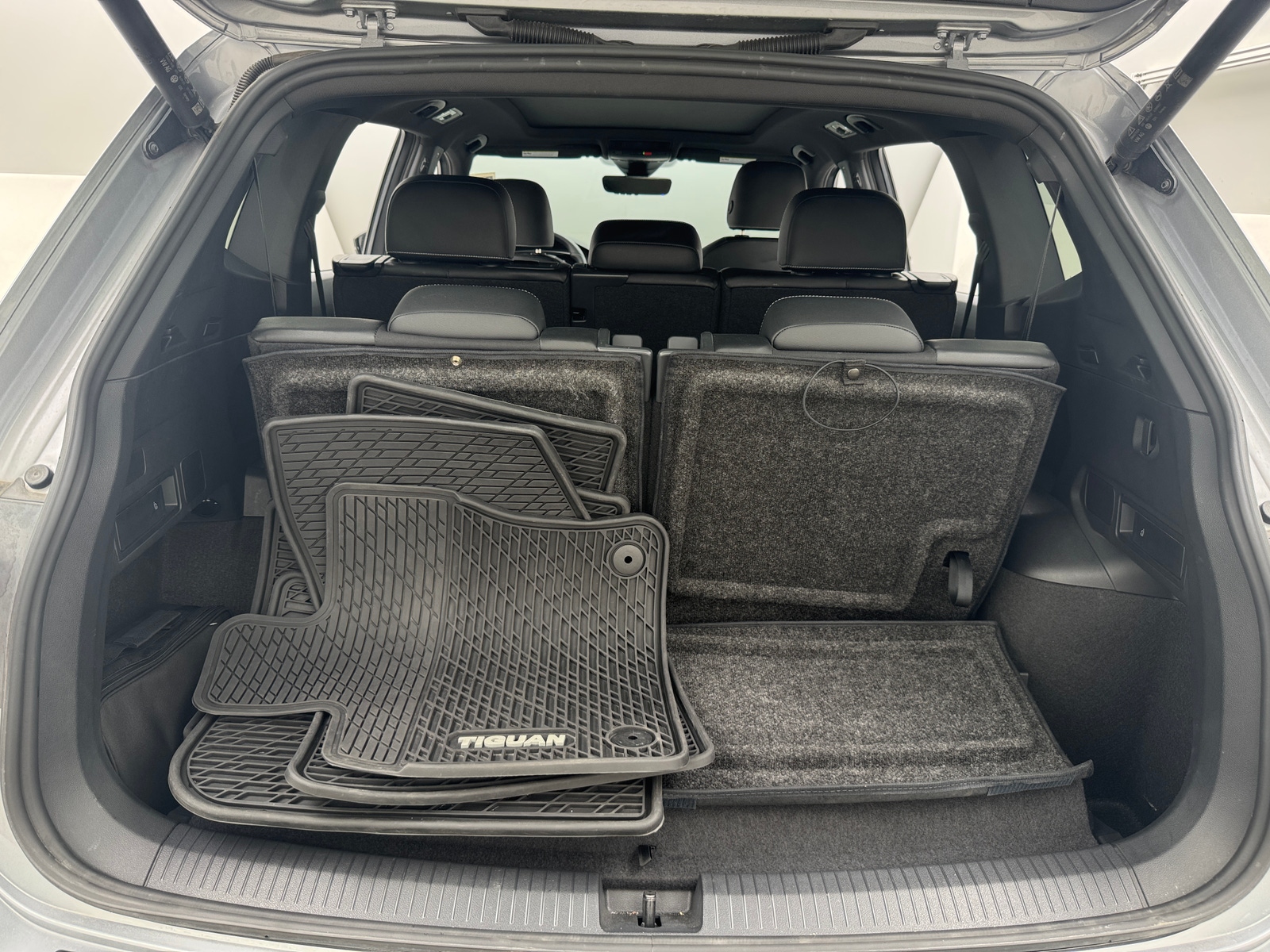 Thumbnail: 2024 Volkswagen Tiguan - 6