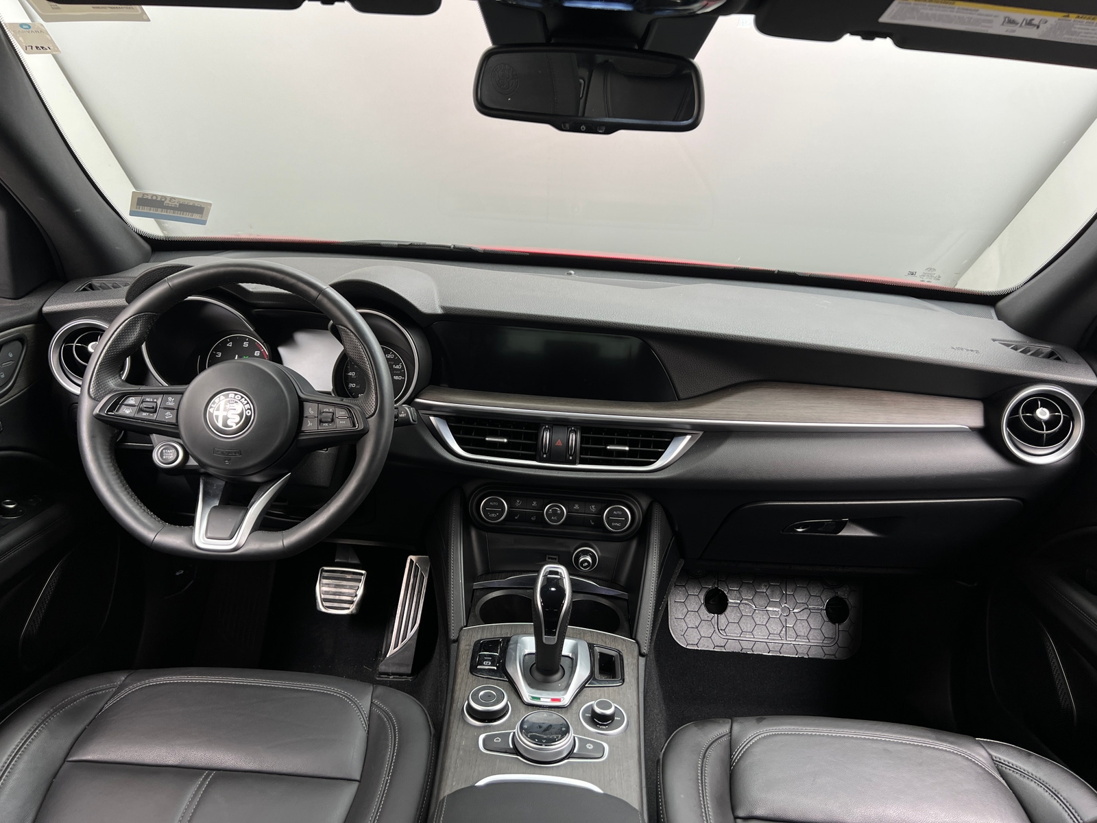 Thumbnail: 2023 Alfa Romeo Stelvio - 2