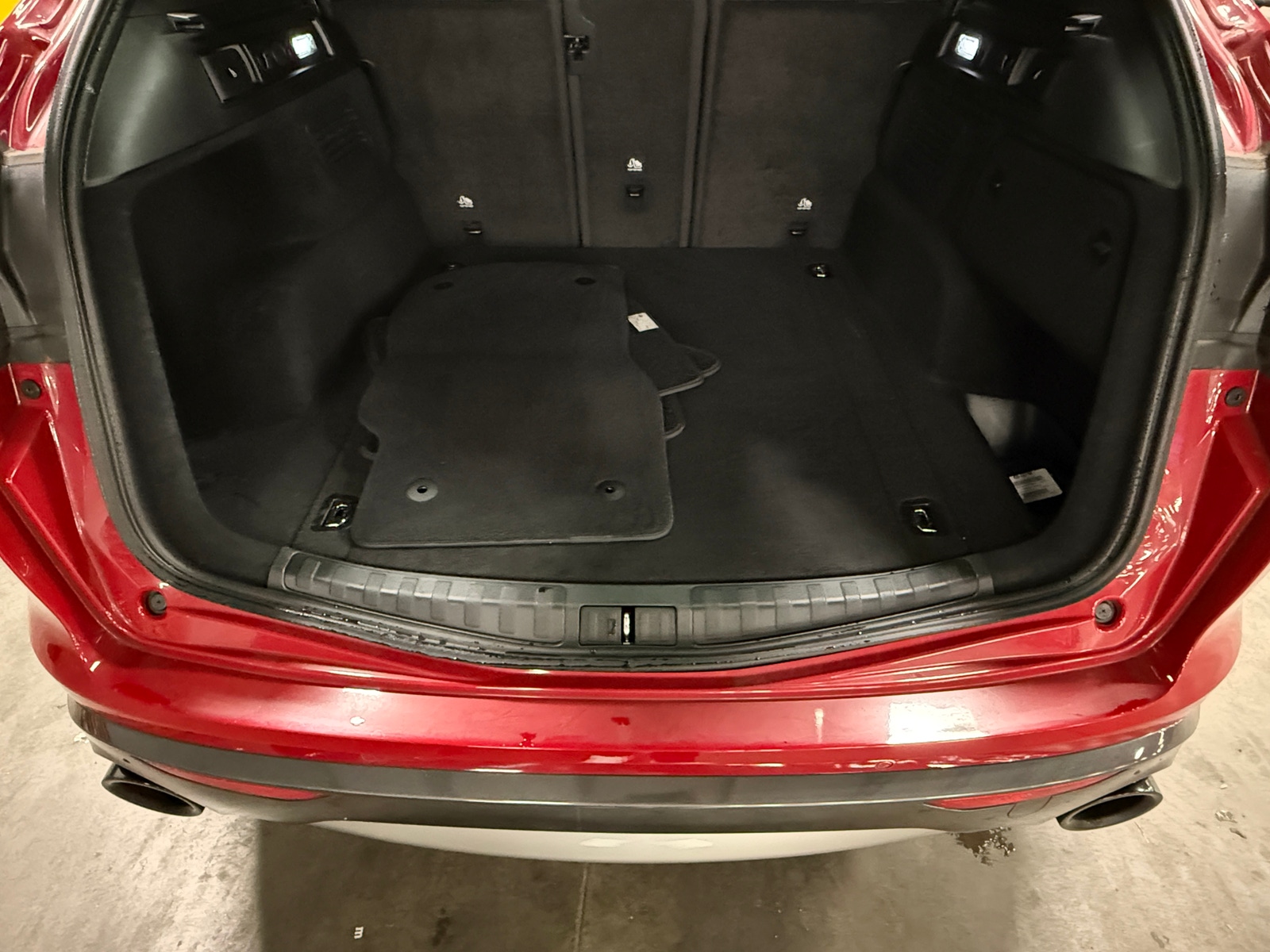 Thumbnail: 2023 Alfa Romeo Stelvio - 6