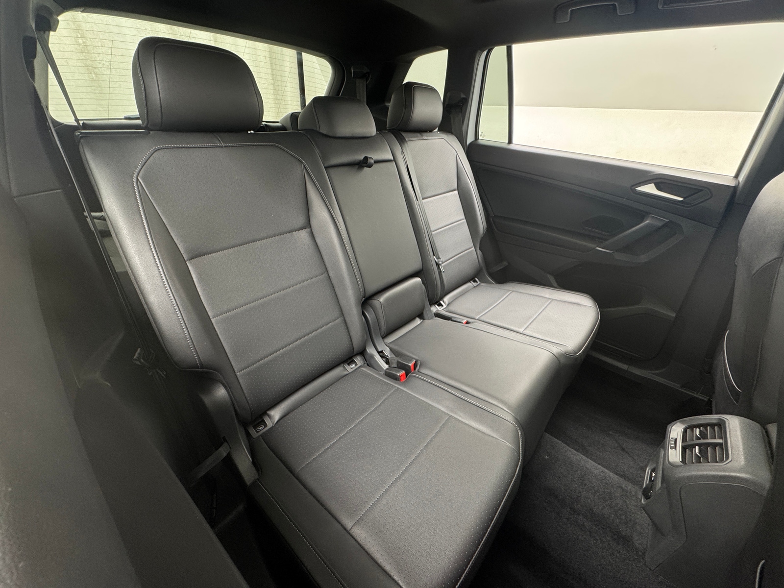 Thumbnail: 2020 Volkswagen Tiguan - 5