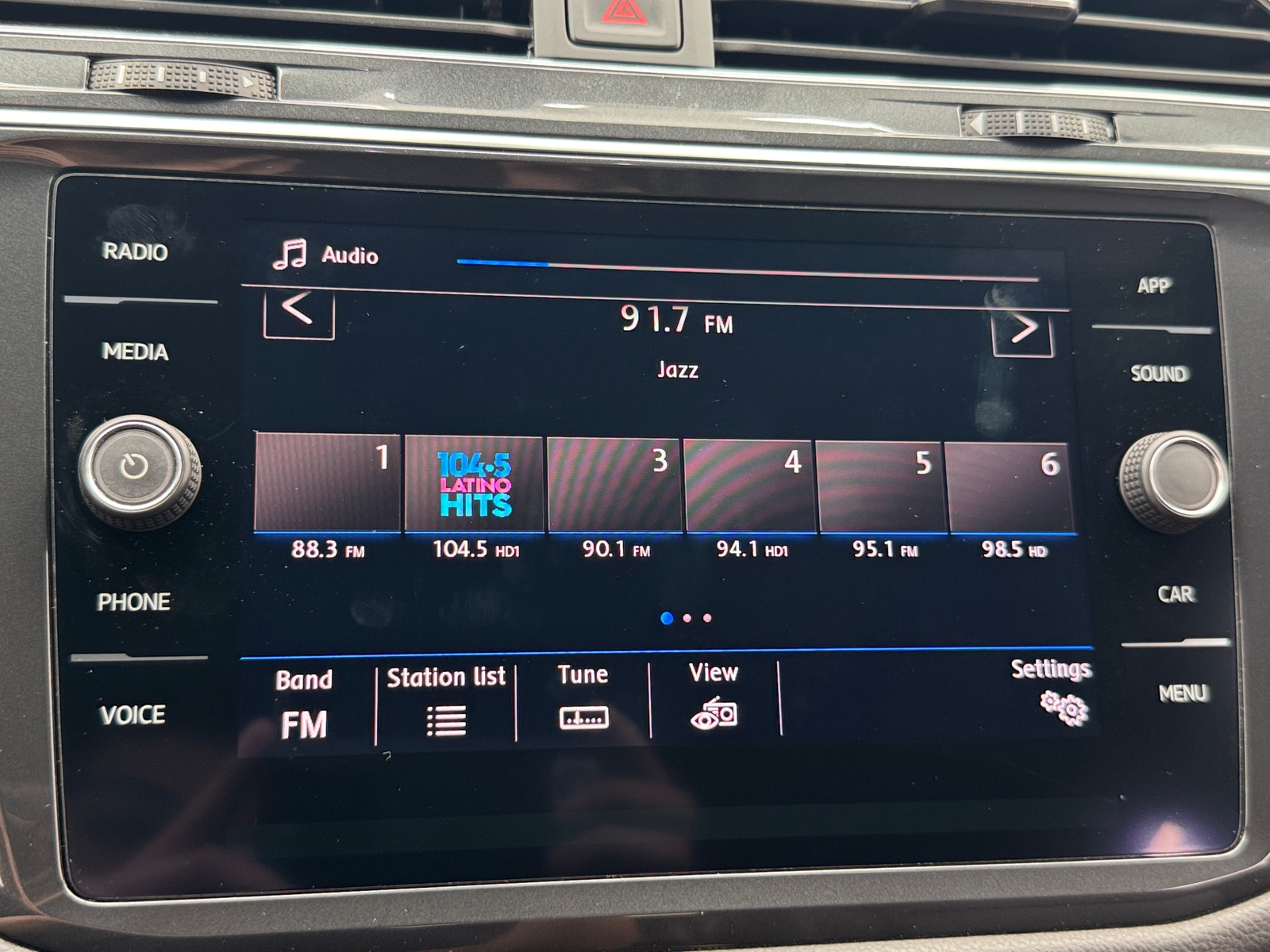 Thumbnail: 2020 Volkswagen Tiguan - 3